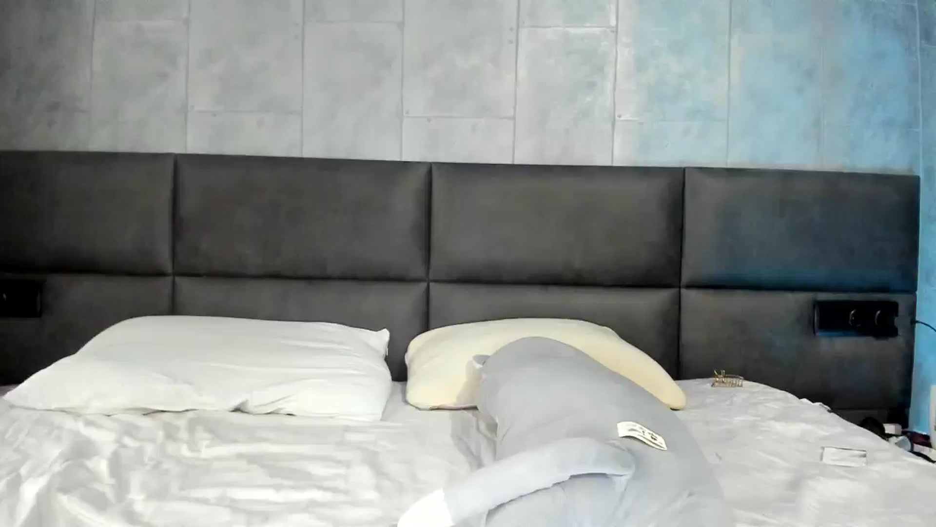 Gallery image thumbnail from Nesquikim's myfreecams stream on, 09/27/2025, 07:57 image 5 of 20