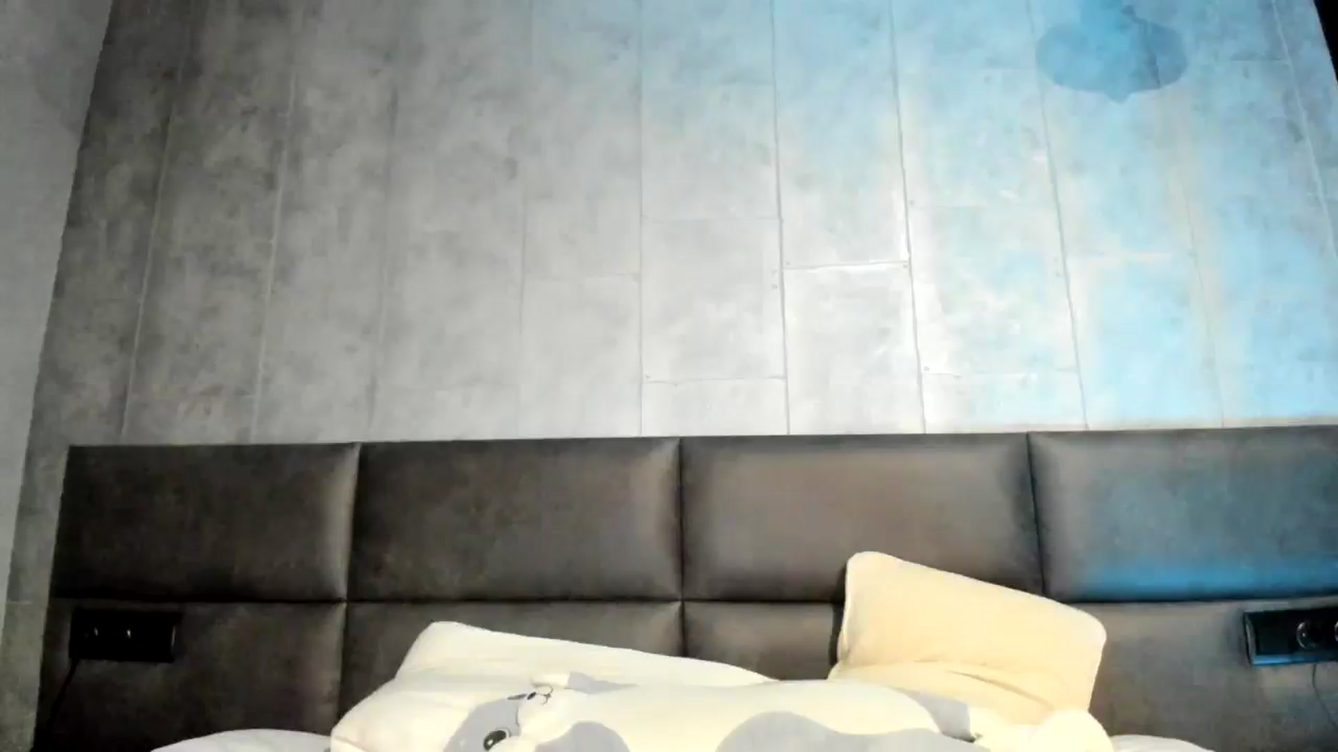 Gallery image thumbnail from Nesquikim's myfreecams stream on, 11/01/2025, 11:46 image 5 of 20