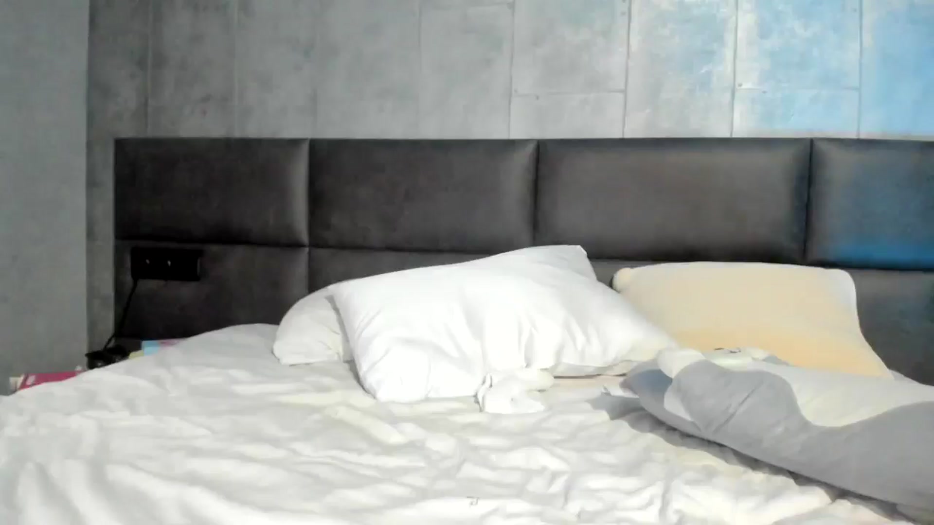 Gallery image thumbnail from Nesquikim's myfreecams stream on, 11/09/2025, 12:32 image 3 of 20