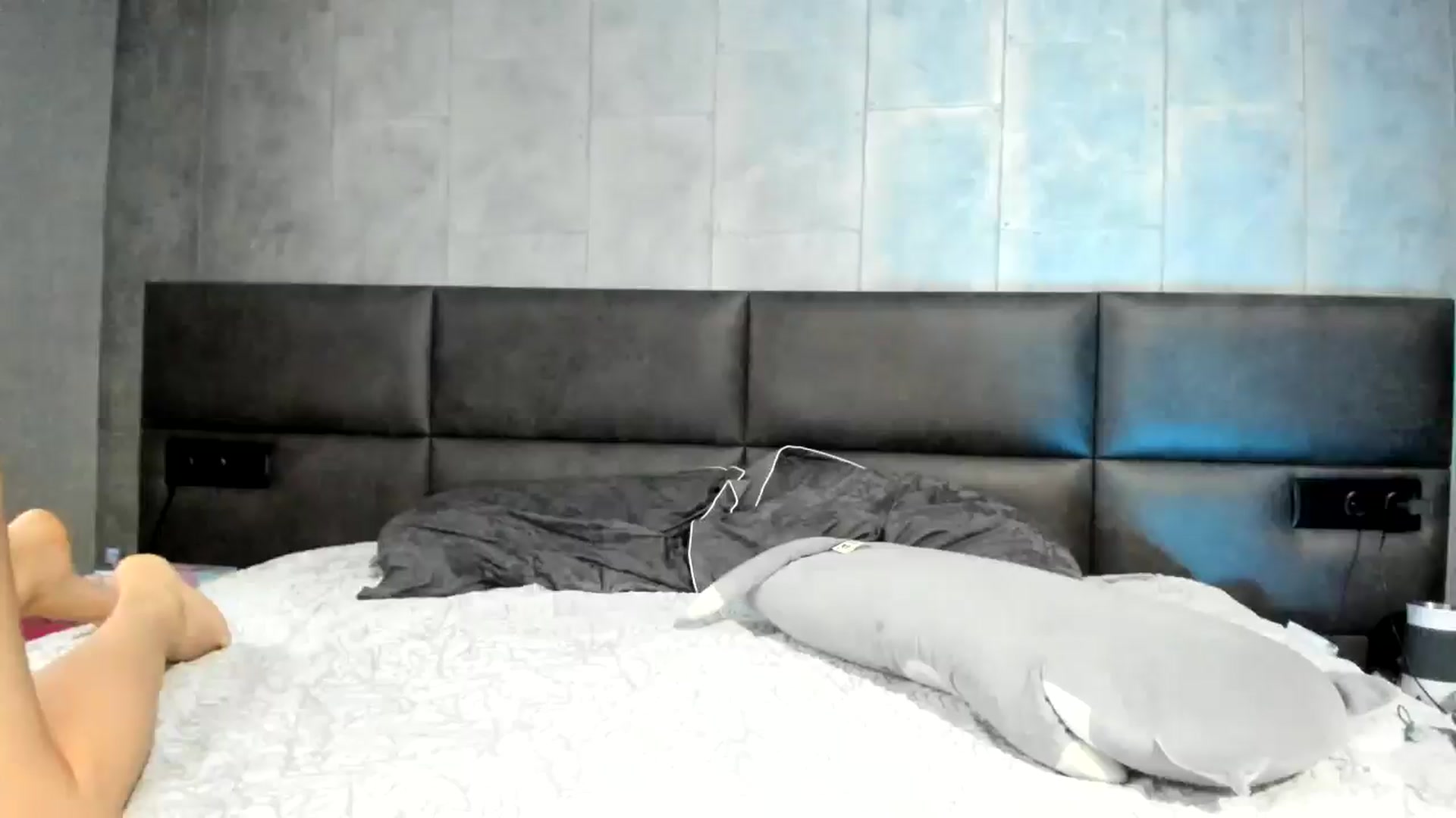 Gallery image thumbnail from Nesquikim's myfreecams stream on, 12/27/2025, 10:10 image 5 of 20