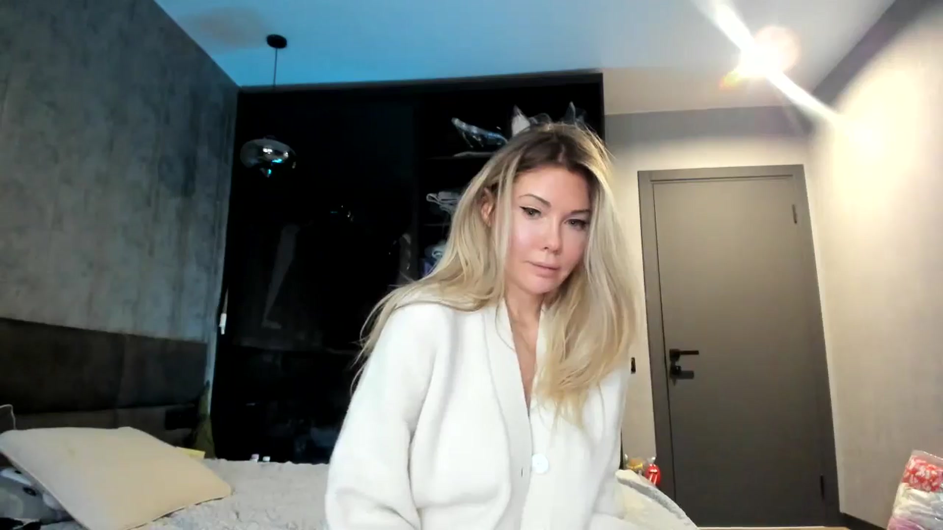 Gallery image thumbnail from Nesquikim's myfreecams stream on, 02/21/2026, 12:34 image 13 of 20