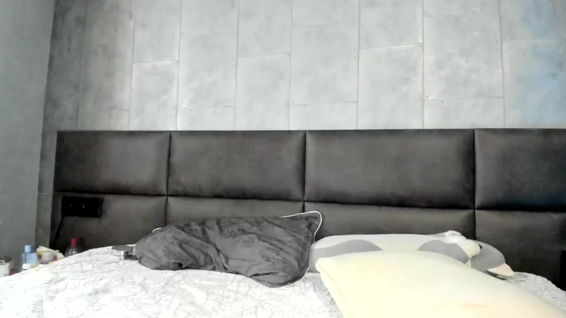 Gallery image thumbnail from Nesquikim's myfreecams stream on, 03/29/2026, 11:21 image 2 of 20