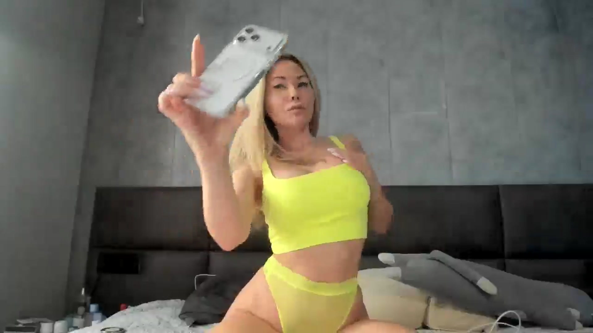 Gallery image thumbnail from Nesquikim's myfreecams stream on, 04/05/2026, 08:00 image 3 of 20