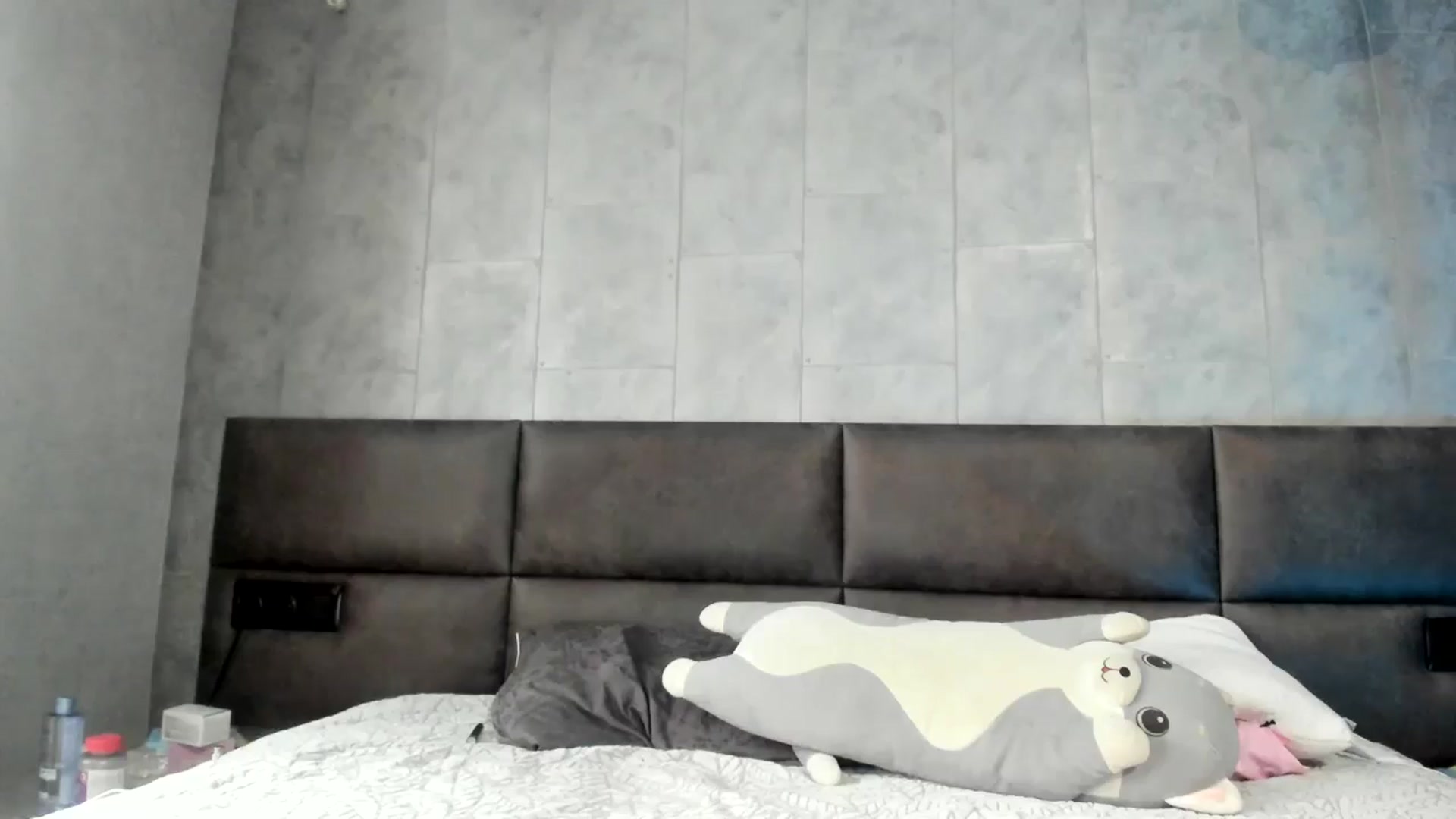 Gallery image thumbnail from Nesquikim's myfreecams stream on, 04/26/2026, 08:44 image 3 of 20