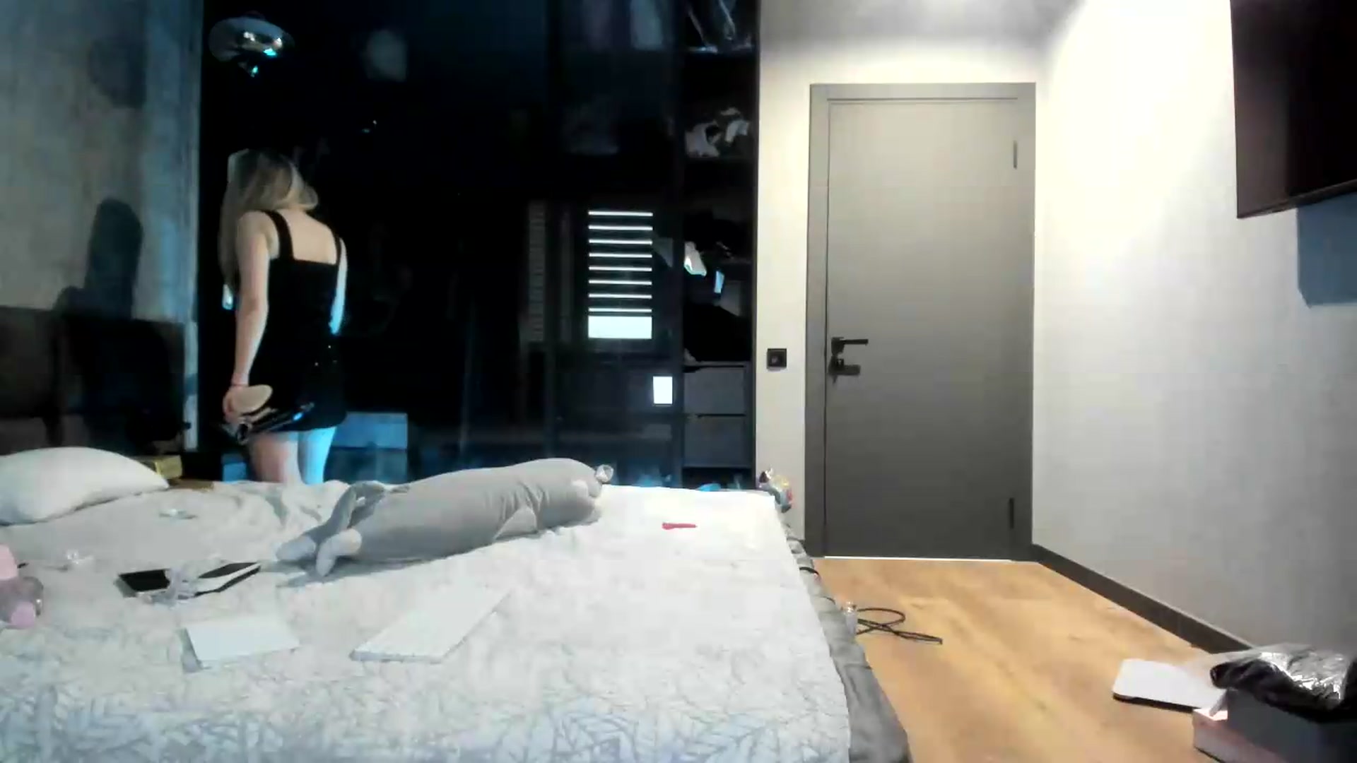 Gallery image thumbnail from Nesquikim's myfreecams stream on, 05/23/2026, 12:32 image 18 of 20