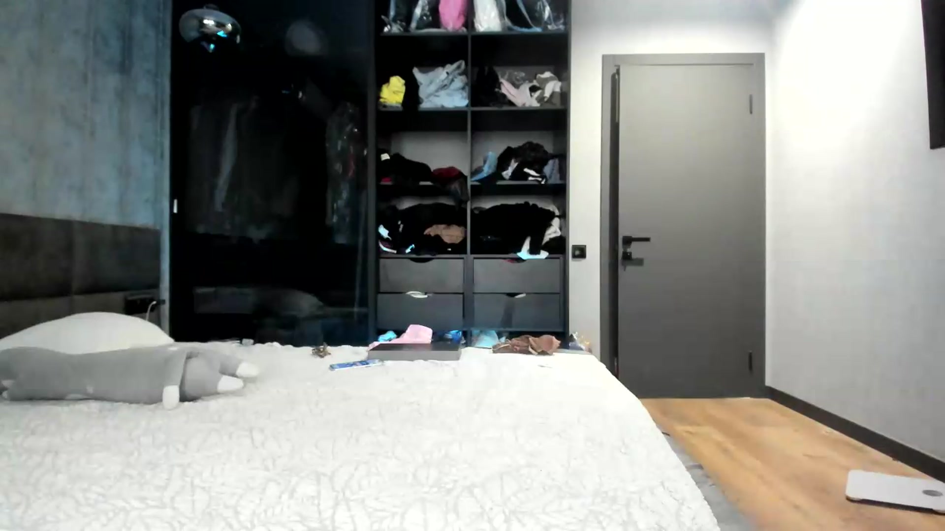 Gallery image thumbnail from Nesquikim's myfreecams stream on, 06/27/2026, 12:36 image 4 of 20