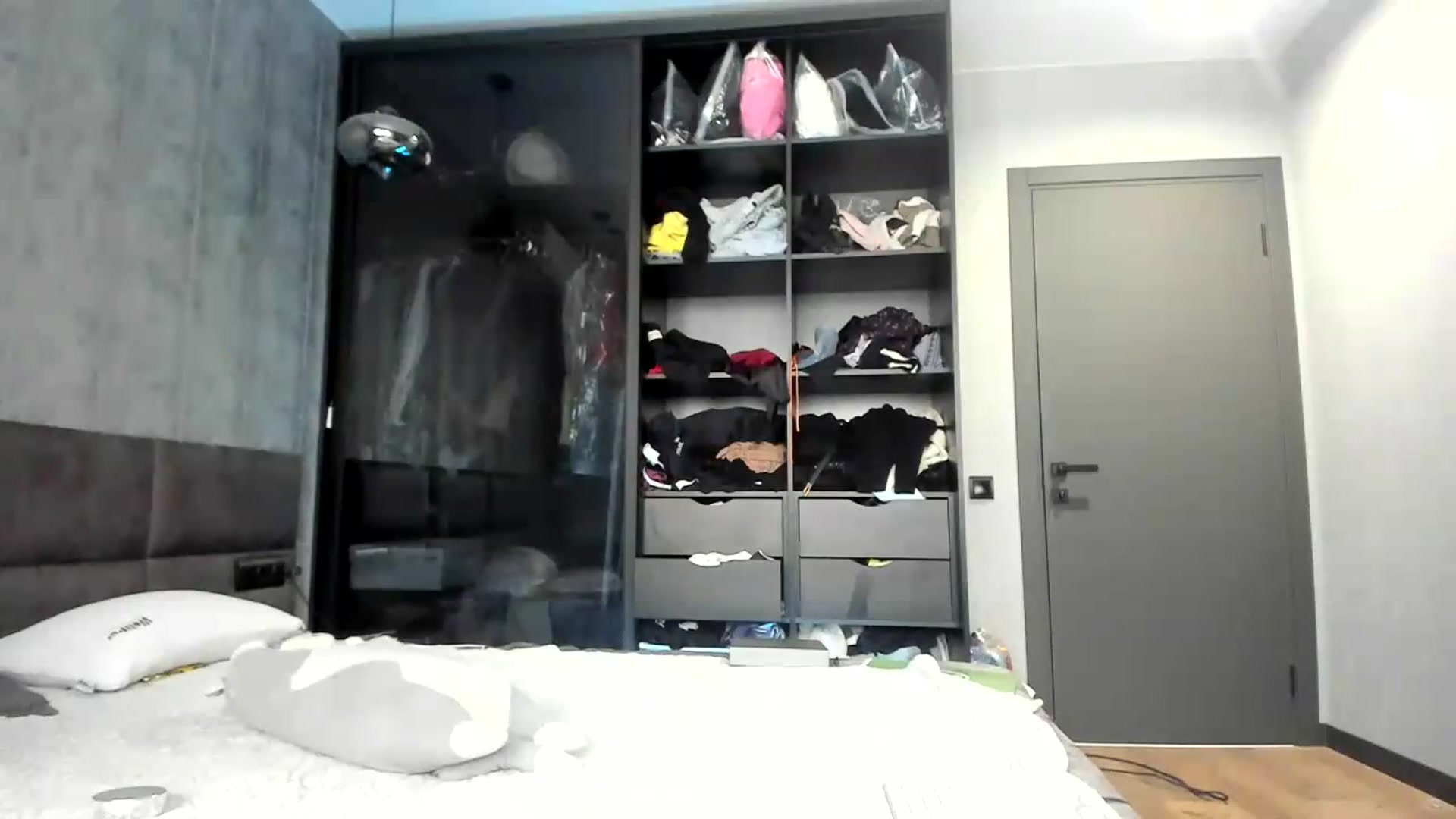 Gallery image thumbnail from Nesquikim's myfreecams stream on, 07/01/2026, 07:16 image 7 of 20
