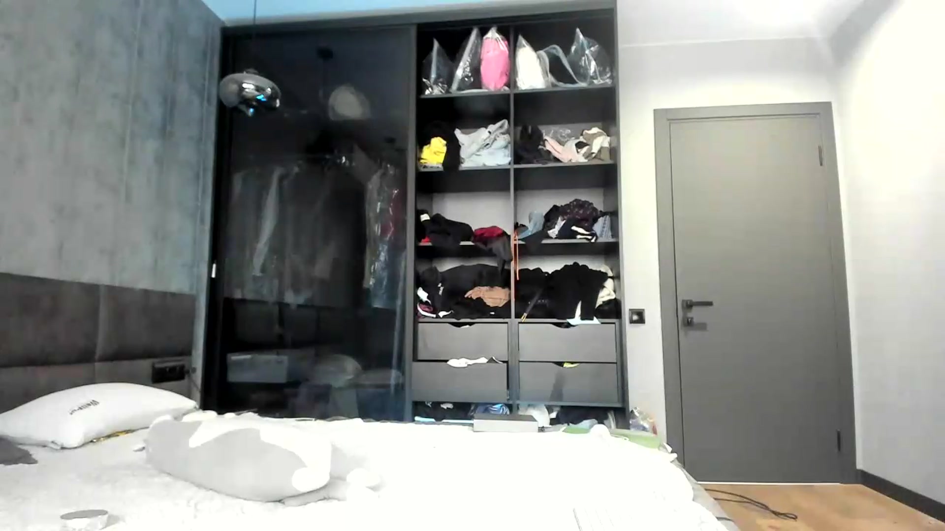 Gallery image thumbnail from Nesquikim's myfreecams stream on, 07/01/2026, 07:16 image 8 of 20