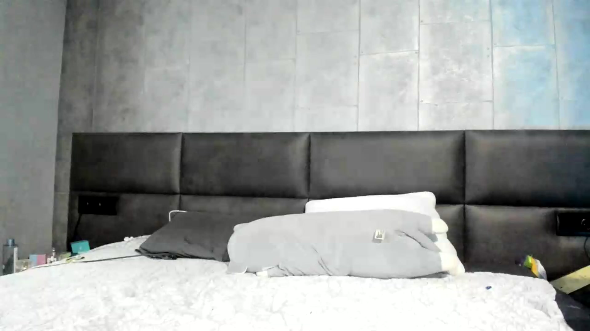 Gallery image thumbnail from Nesquikim's myfreecams stream on, 07/18/2026, 13:00 image 12 of 20