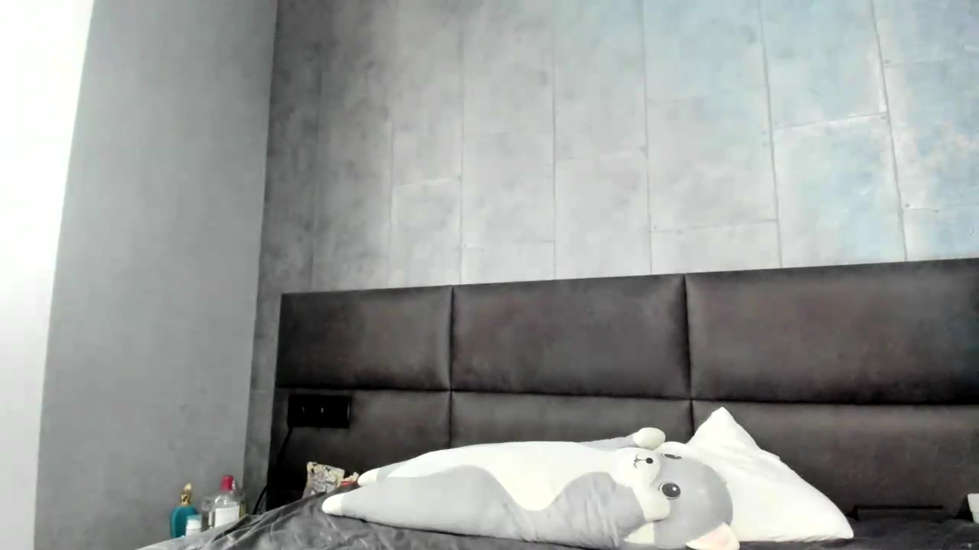 Gallery image thumbnail from Nesquikim's myfreecams stream on, 09/13/2026, 10:27 image 17 of 20