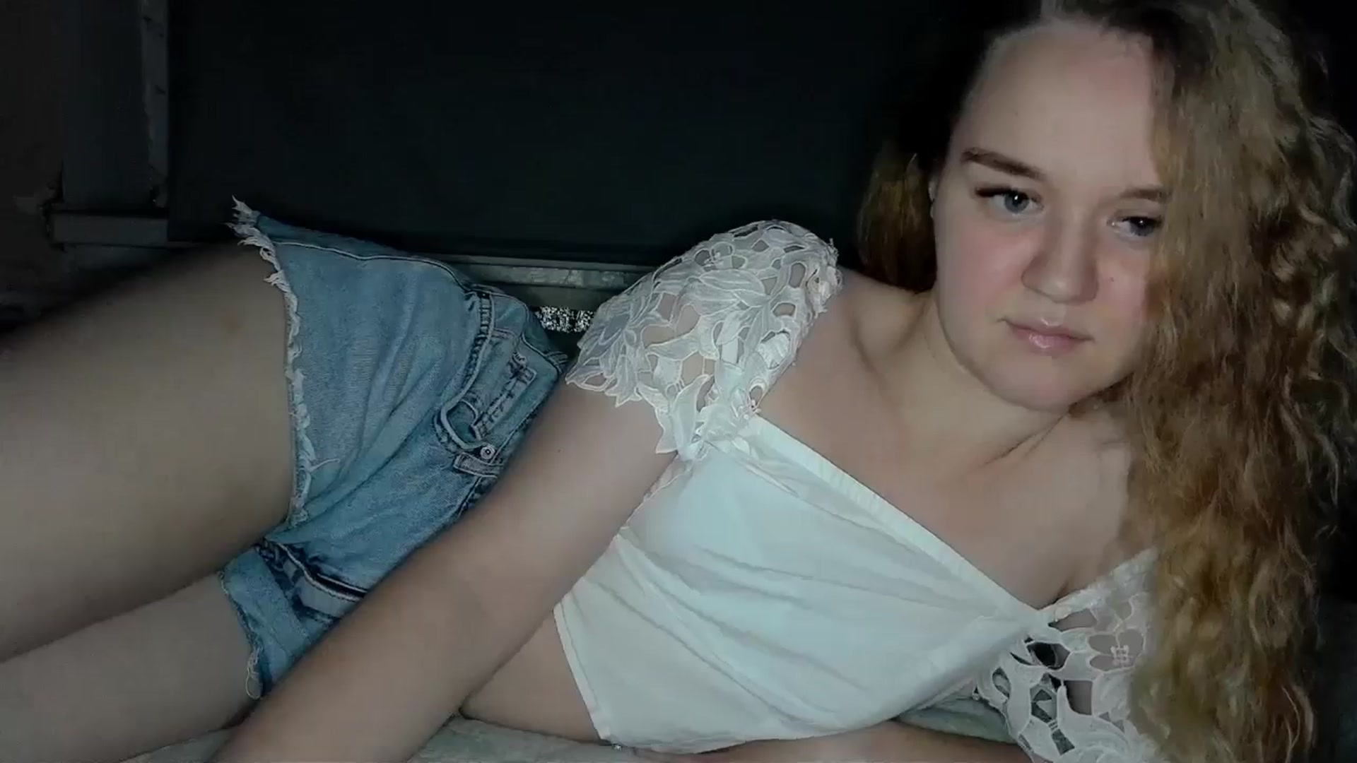 Gallery image thumbnail from NessaLeigh's myfreecams stream on, 12/25/2025, 21:26 image 13 of 20