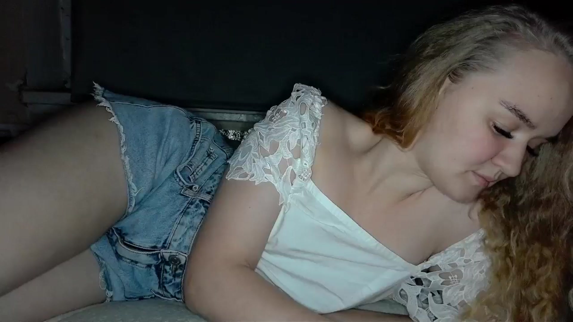 Gallery image thumbnail from NessaLeigh's myfreecams stream on, 12/25/2025, 21:26 image 8 of 20