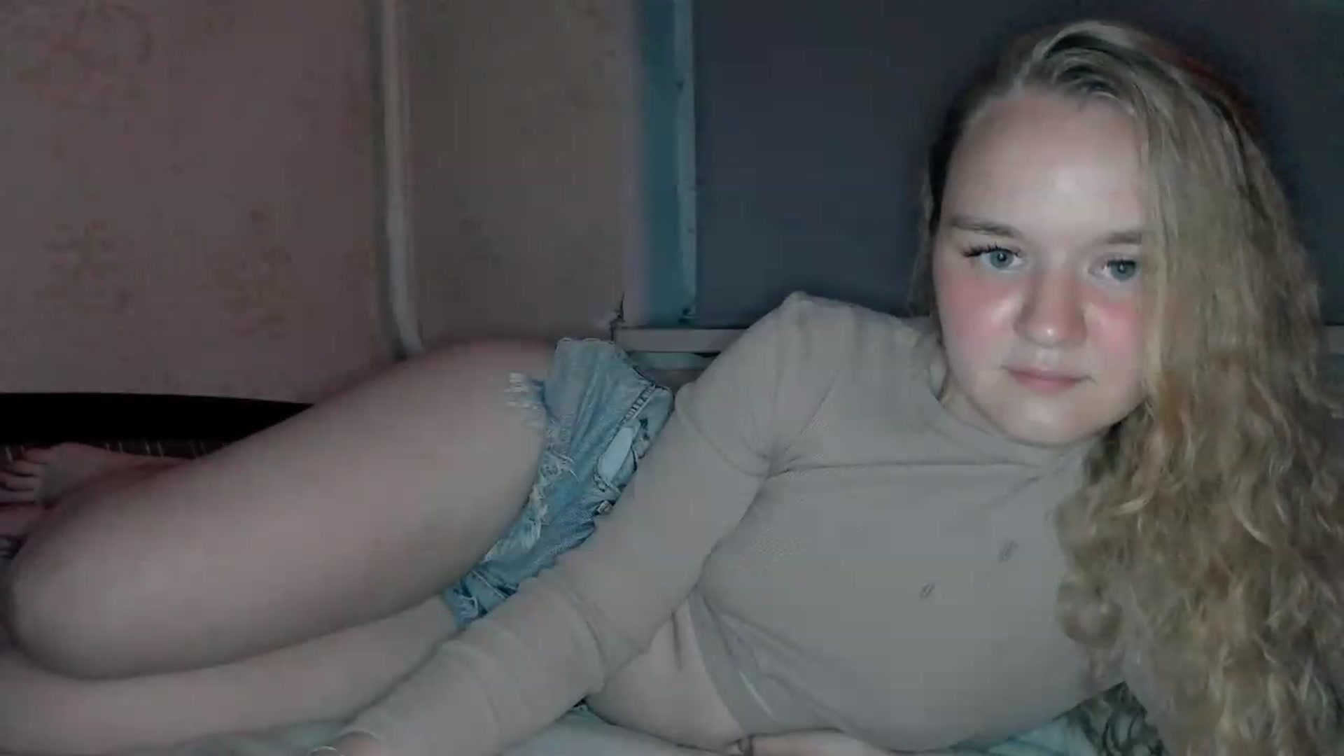 Gallery image thumbnail from NessaLeigh's myfreecams stream on, 05/12/2026, 21:07 image 12 of 20