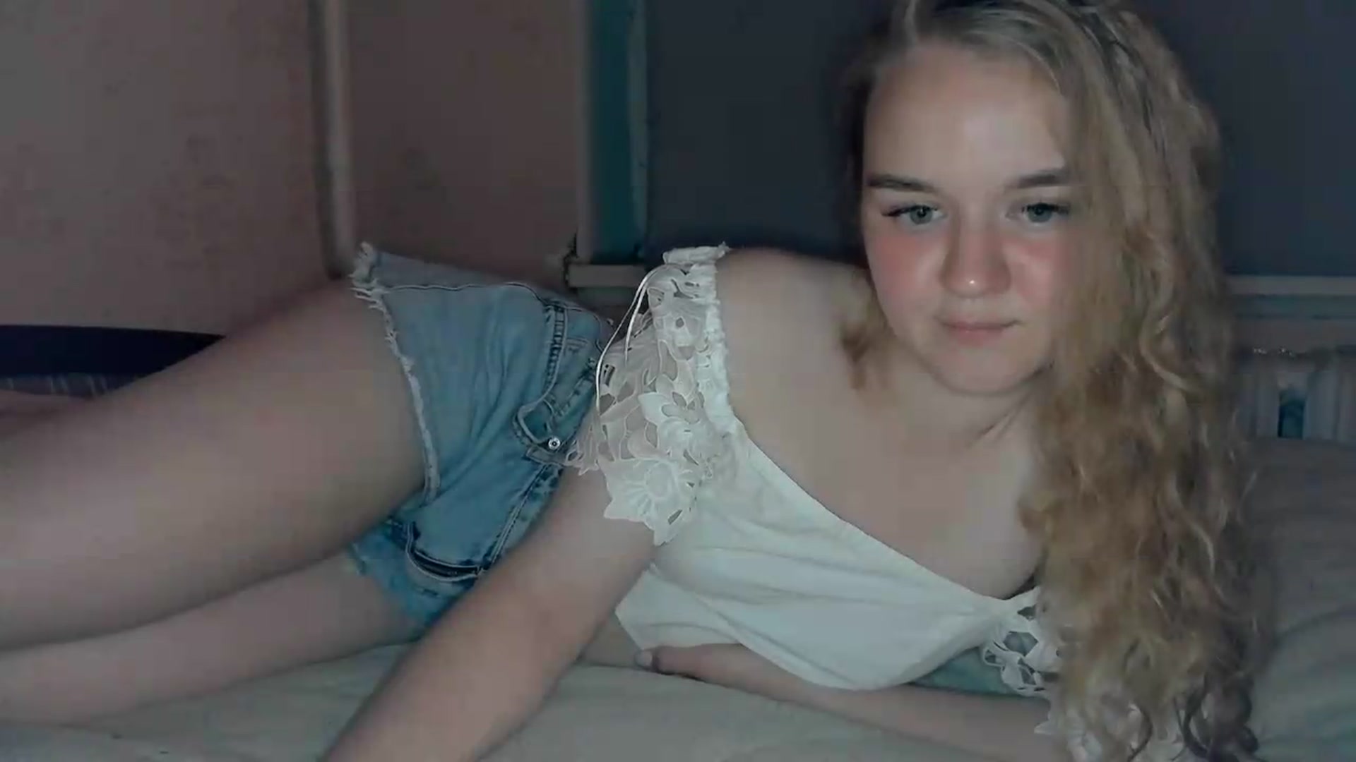 Gallery image thumbnail from NessaLeigh's myfreecams stream on, 05/18/2026, 20:35 image 18 of 20