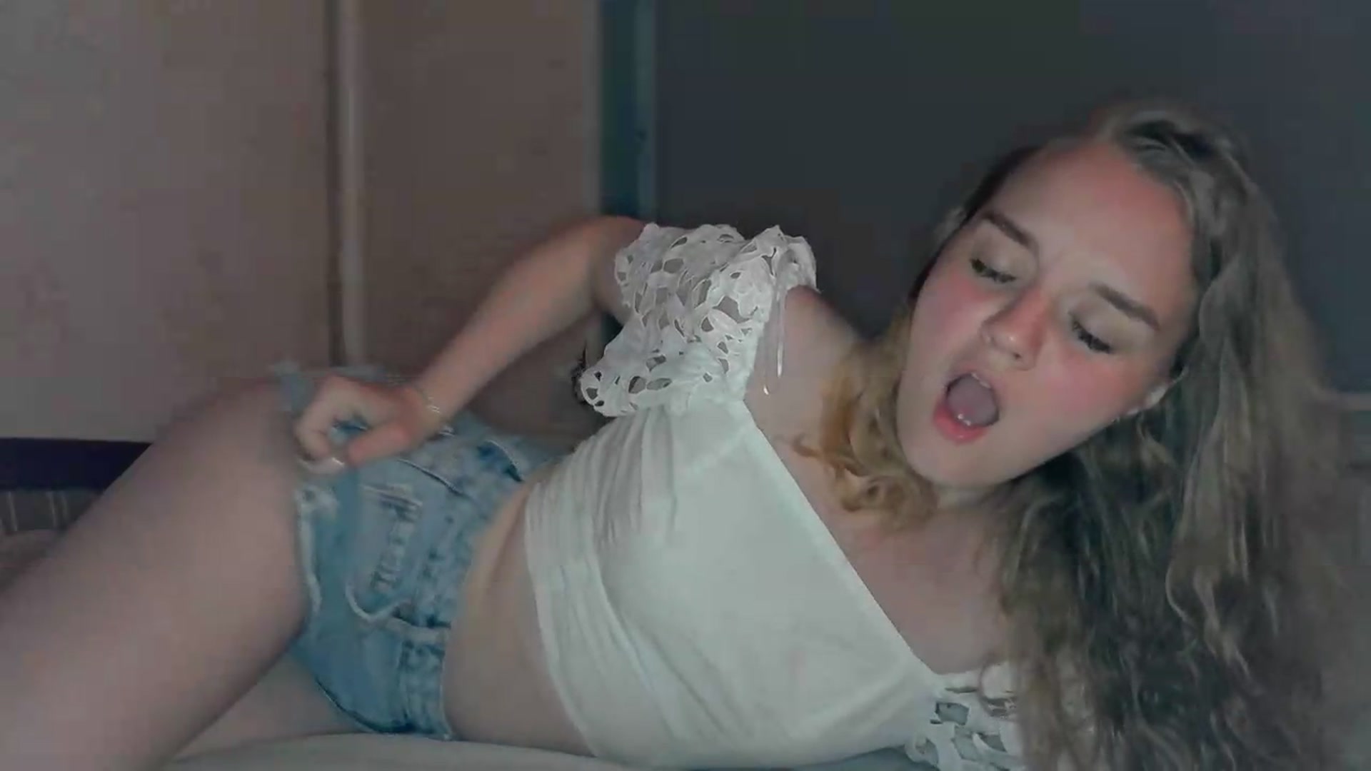 Gallery image thumbnail from NessaLeigh's myfreecams stream on, 05/18/2026, 20:35 image 3 of 20