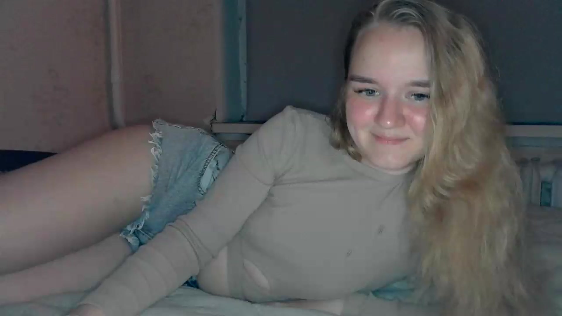 Gallery image thumbnail from NessaLeigh's myfreecams stream on, 05/19/2026, 20:07 image 4 of 20