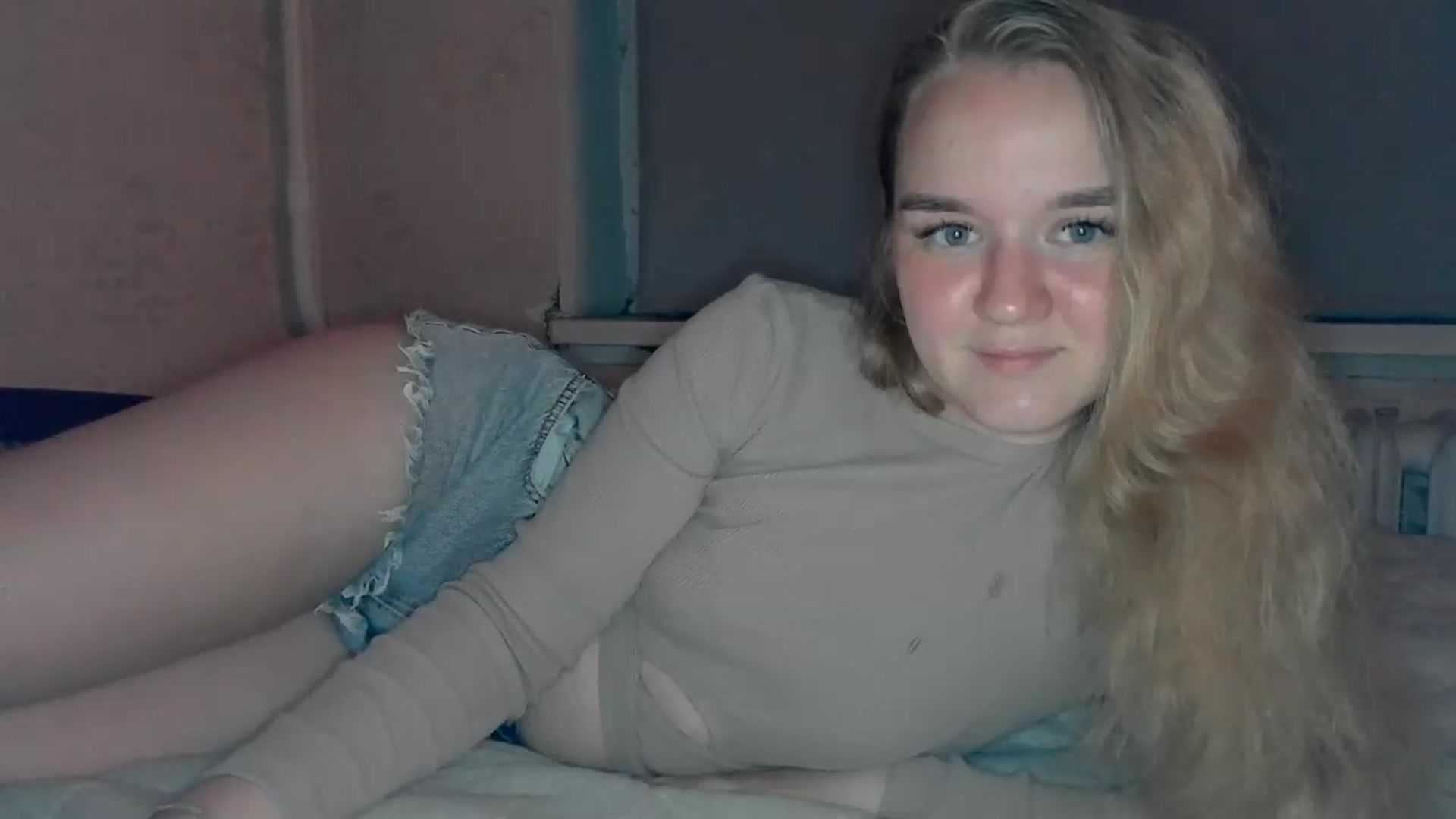 Gallery image thumbnail from NessaLeigh's myfreecams stream on, 05/19/2026, 20:07 image 3 of 20
