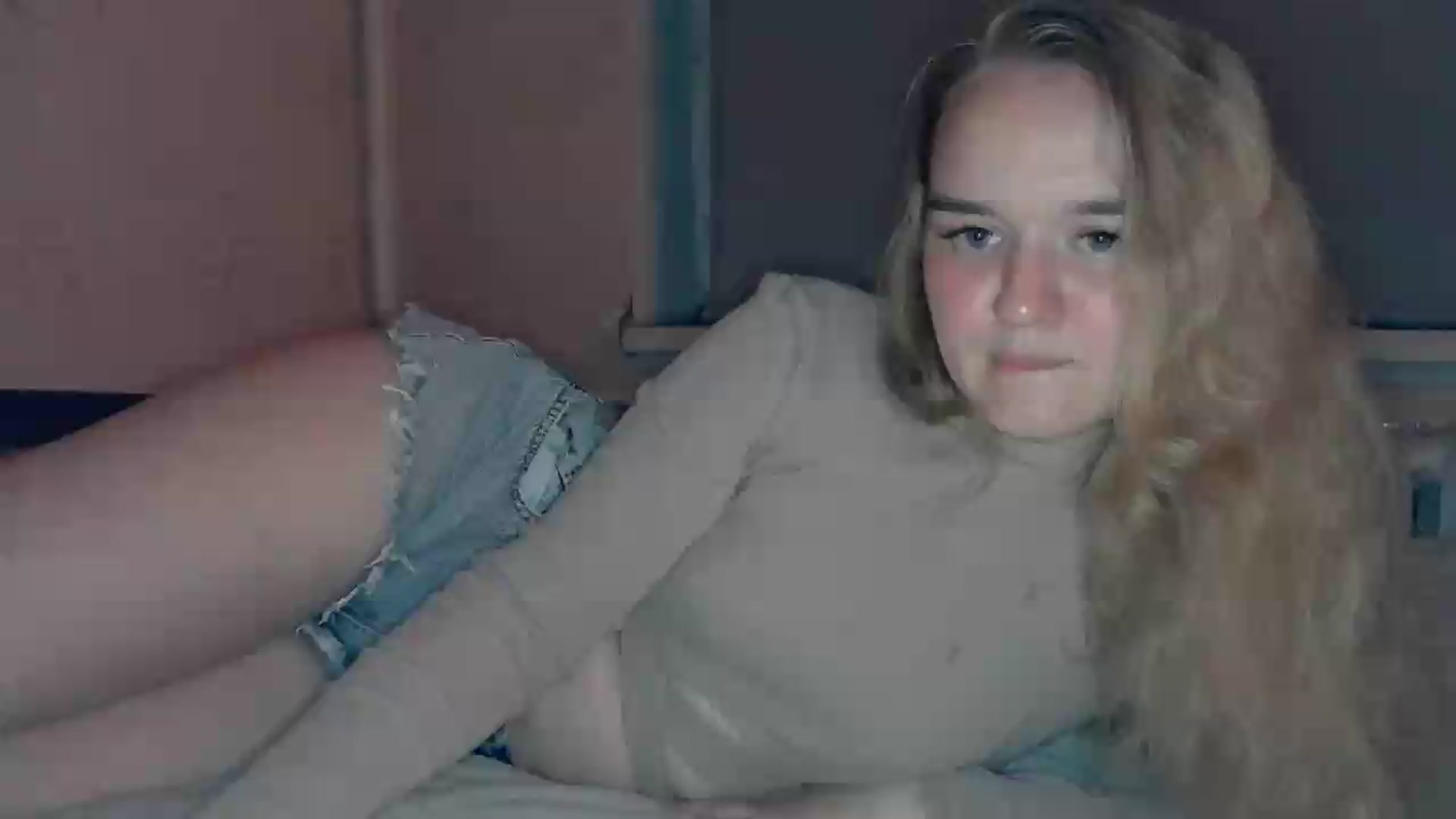 Gallery image thumbnail from NessaLeigh's myfreecams stream on, 05/19/2026, 20:07 image 17 of 20