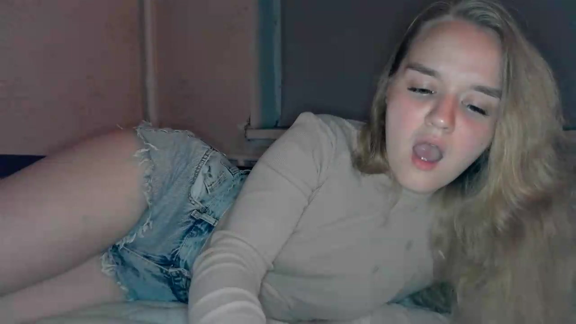 Gallery image thumbnail from NessaLeigh's myfreecams stream on, 05/19/2026, 20:07 image 20 of 20