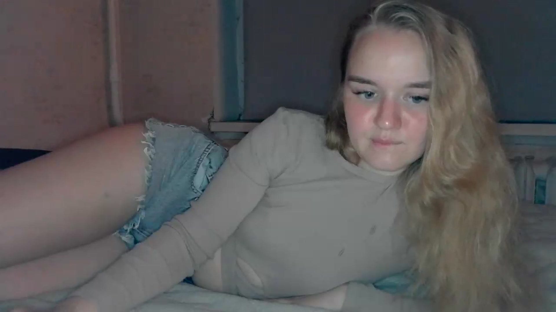 Gallery image thumbnail from NessaLeigh's myfreecams stream on, 05/19/2026, 20:07 image 7 of 20