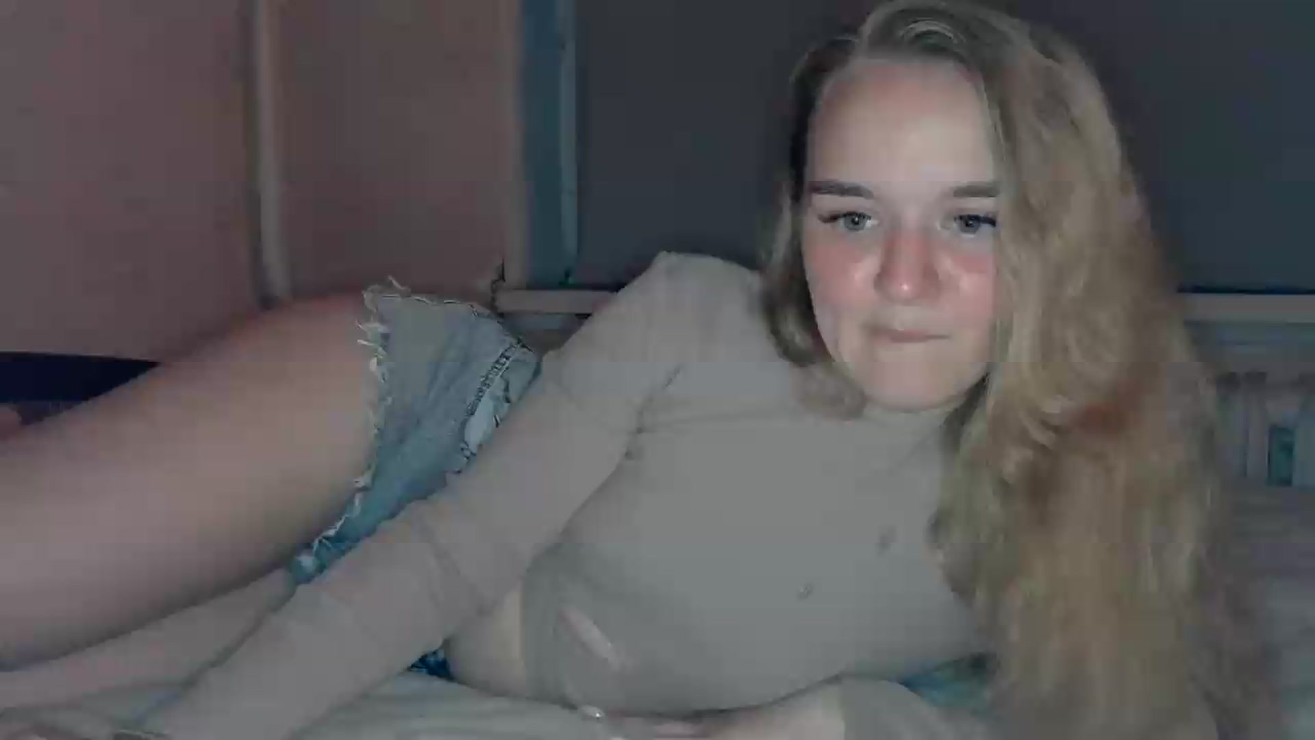 Gallery image thumbnail from NessaLeigh's myfreecams stream on, 05/19/2026, 20:07 image 13 of 20