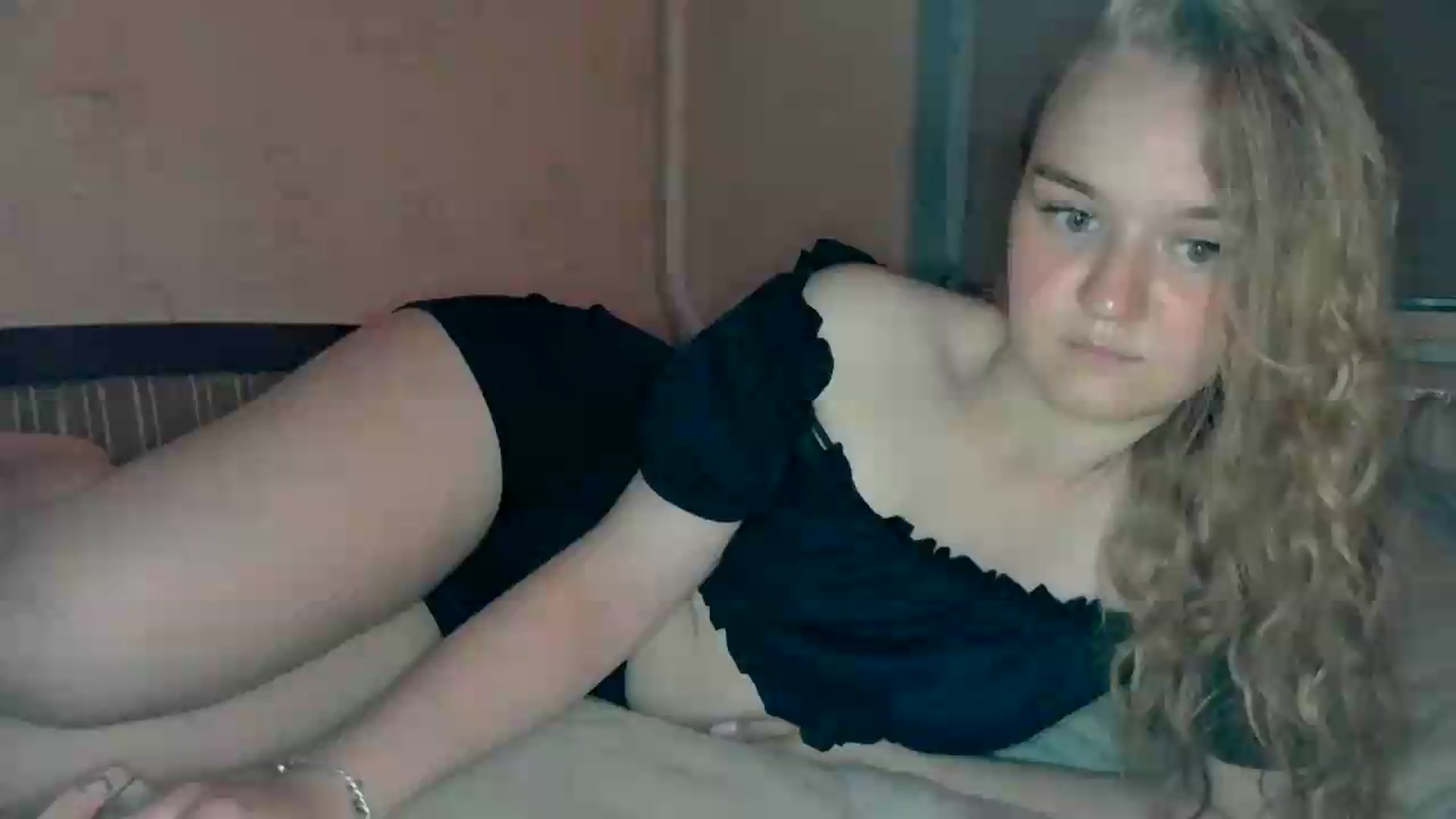 Gallery image thumbnail from NessaLeigh's myfreecams stream on, 05/20/2026, 20:11 image 1 of 20