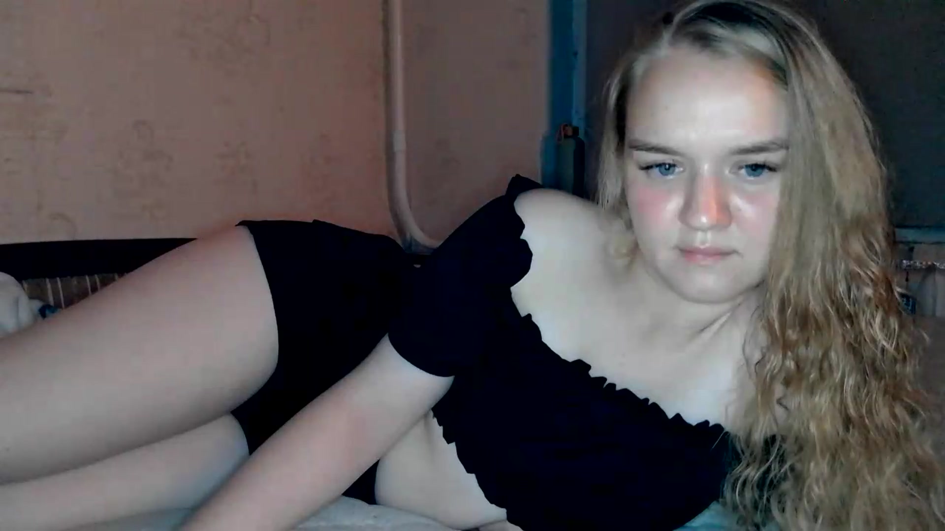 Gallery image thumbnail from NessaLeigh's myfreecams stream on, 05/27/2026, 24:00 image 2 of 20
