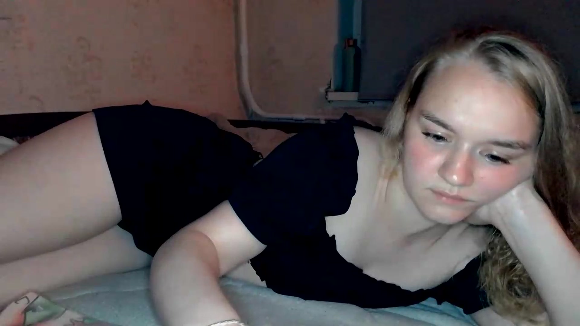 Gallery image thumbnail from NessaLeigh's myfreecams stream on, 05/27/2026, 24:00 image 3 of 20