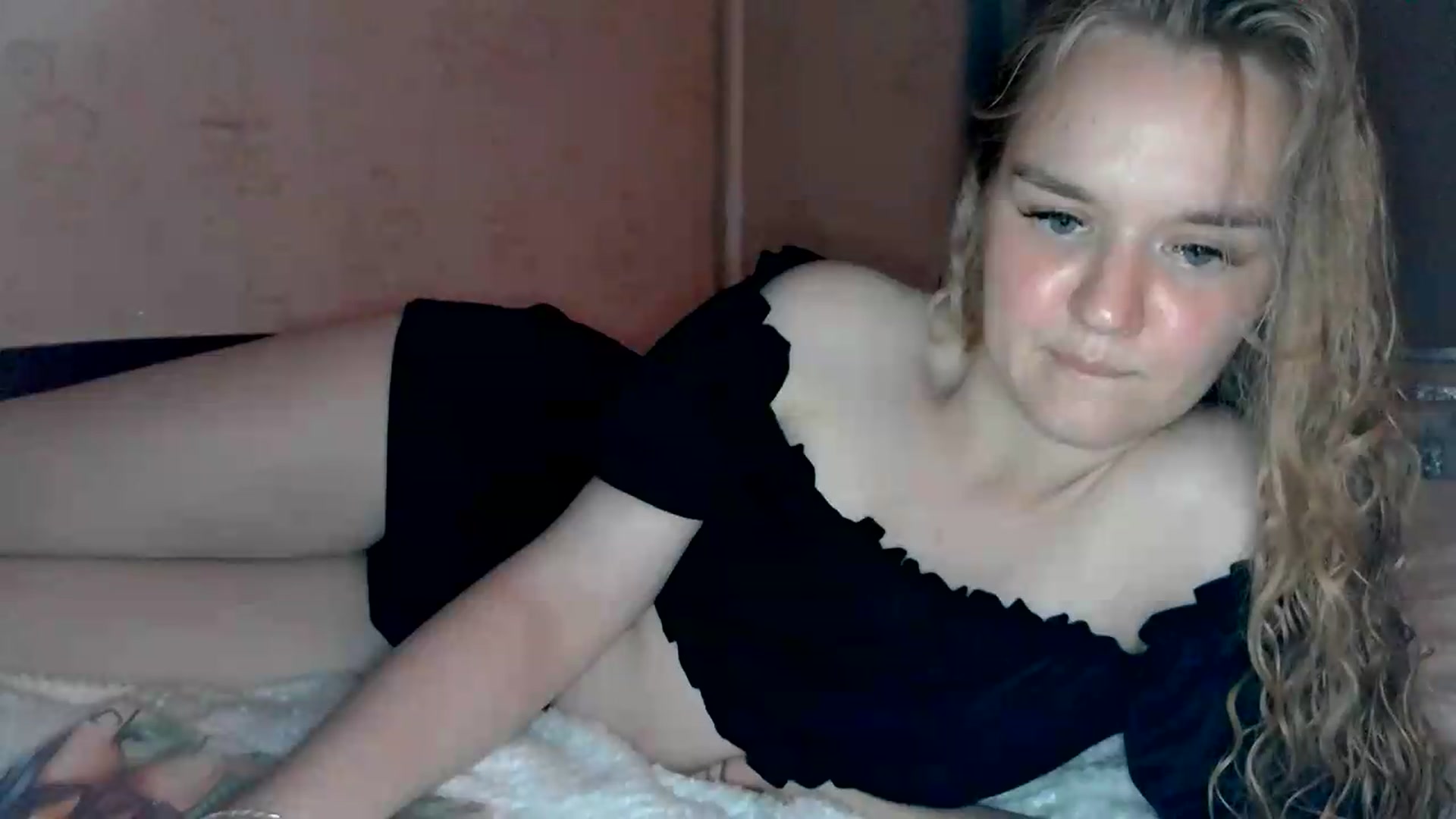 Gallery image thumbnail from NessaLeigh's myfreecams stream on, 06/10/2026, 20:13 image 17 of 20