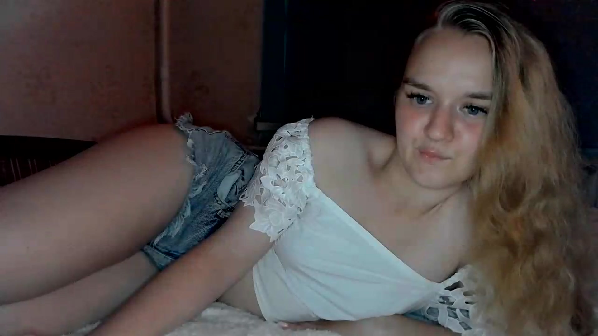 Gallery image thumbnail from NessaLeigh's myfreecams stream on, 06/12/2026, 20:40 image 17 of 20