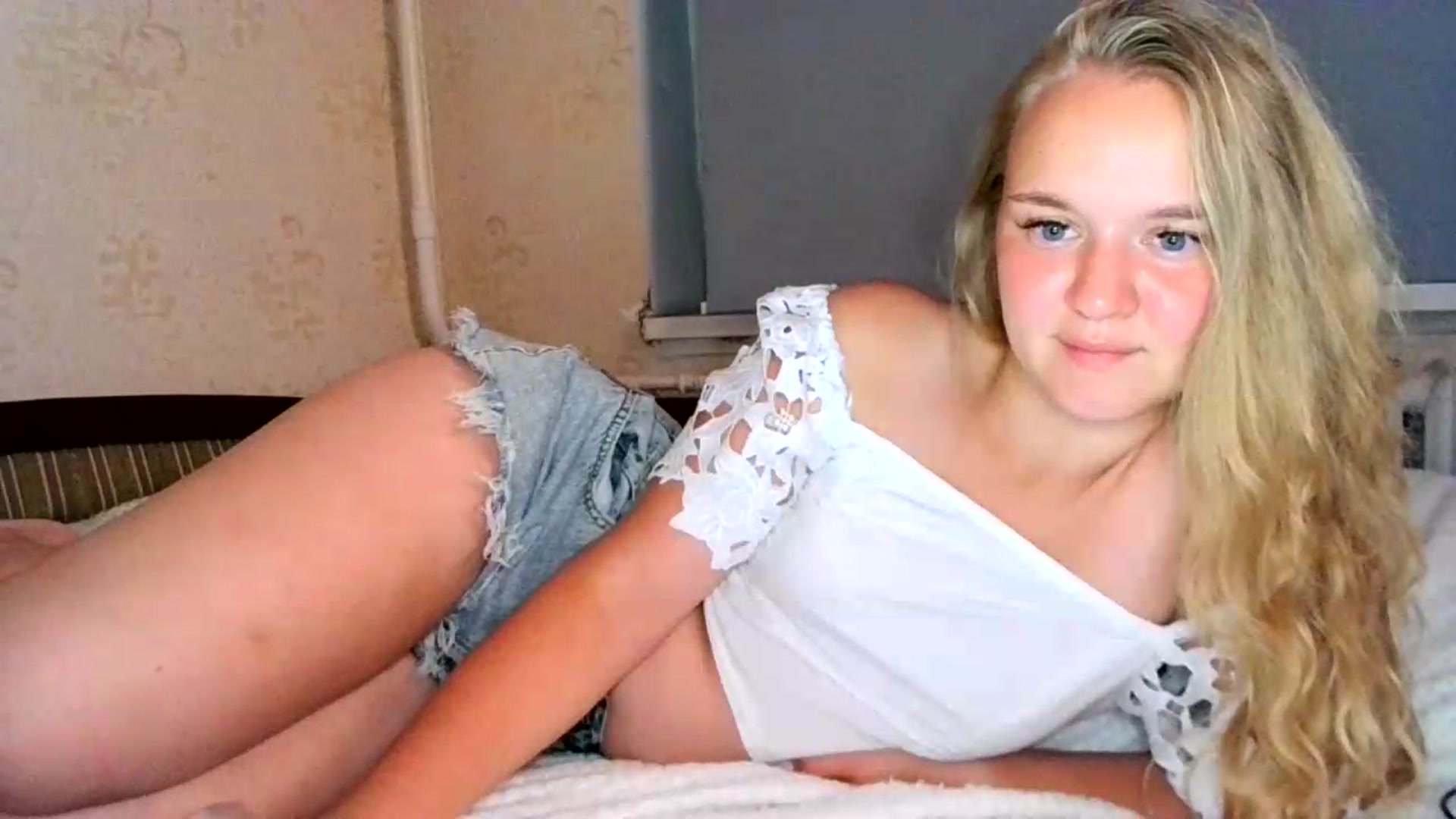 Gallery image thumbnail from NessaLeigh's myfreecams stream on, 07/27/2026, 23:50 image 5 of 20