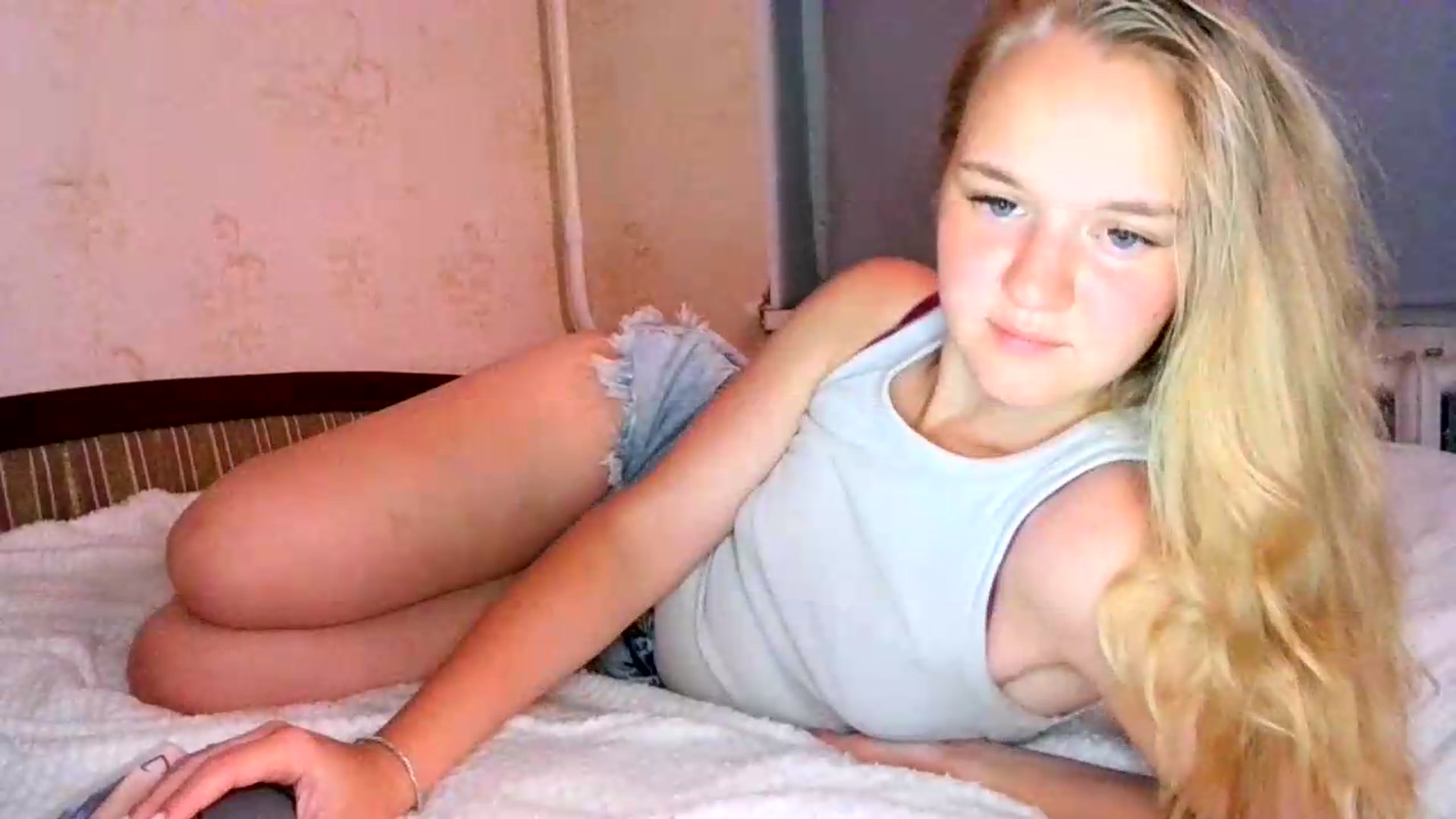 Gallery image thumbnail from NessaLeigh's myfreecams stream on, 07/28/2026, 22:35 image 7 of 20