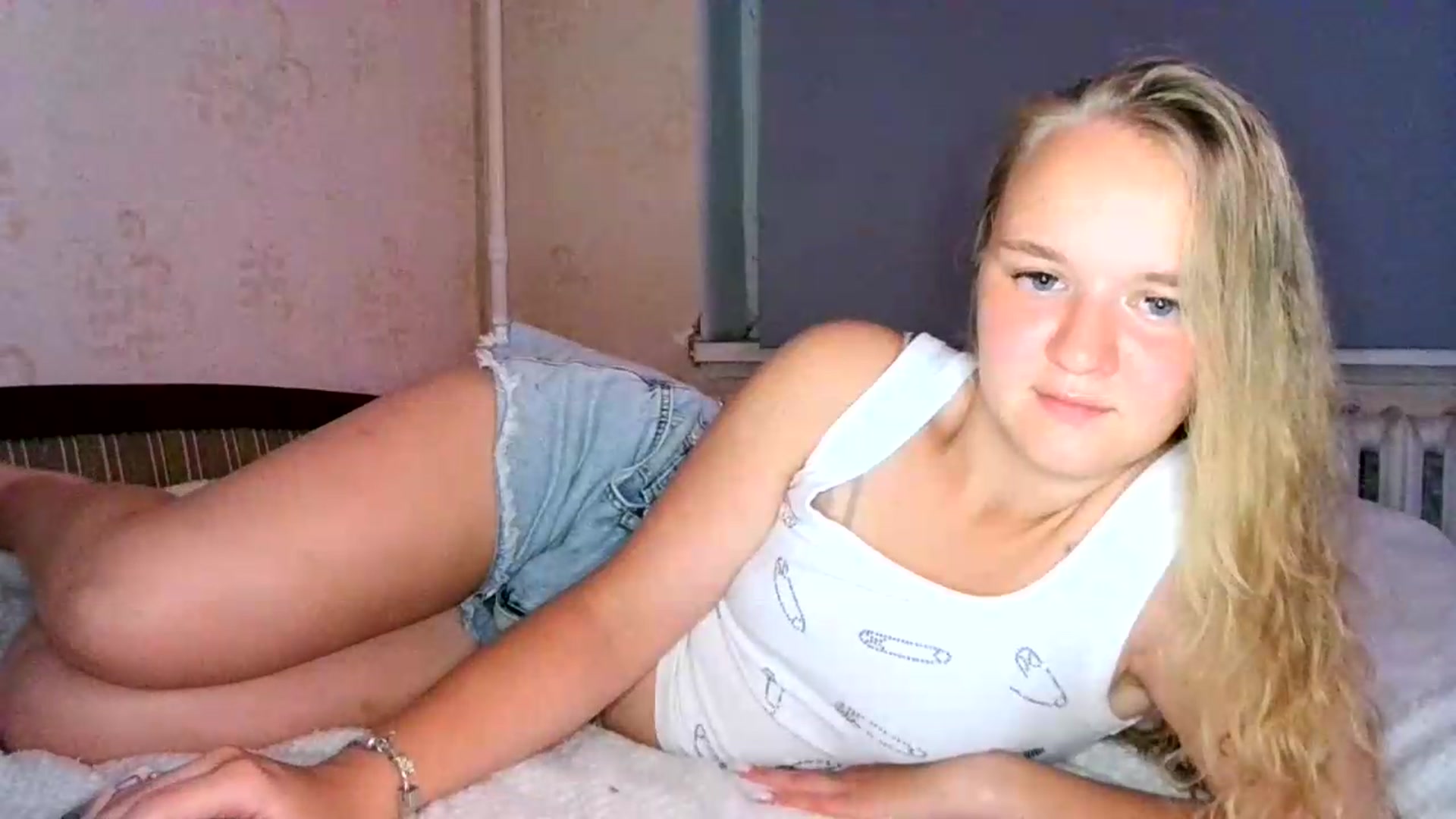 Gallery image thumbnail from NessaLeigh's myfreecams stream on, 08/05/2026, 20:45 image 11 of 20