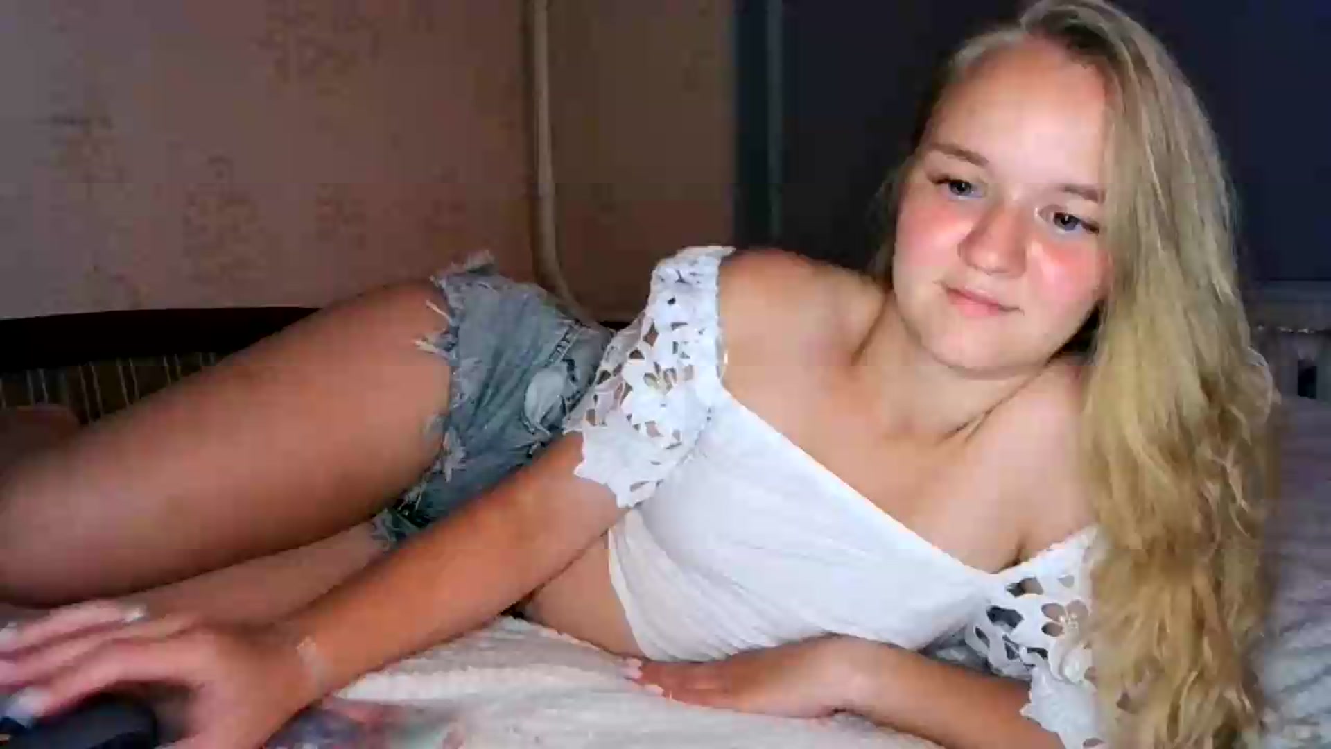 Gallery image thumbnail from NessaLeigh's myfreecams stream on, 08/06/2026, 20:22 image 6 of 20