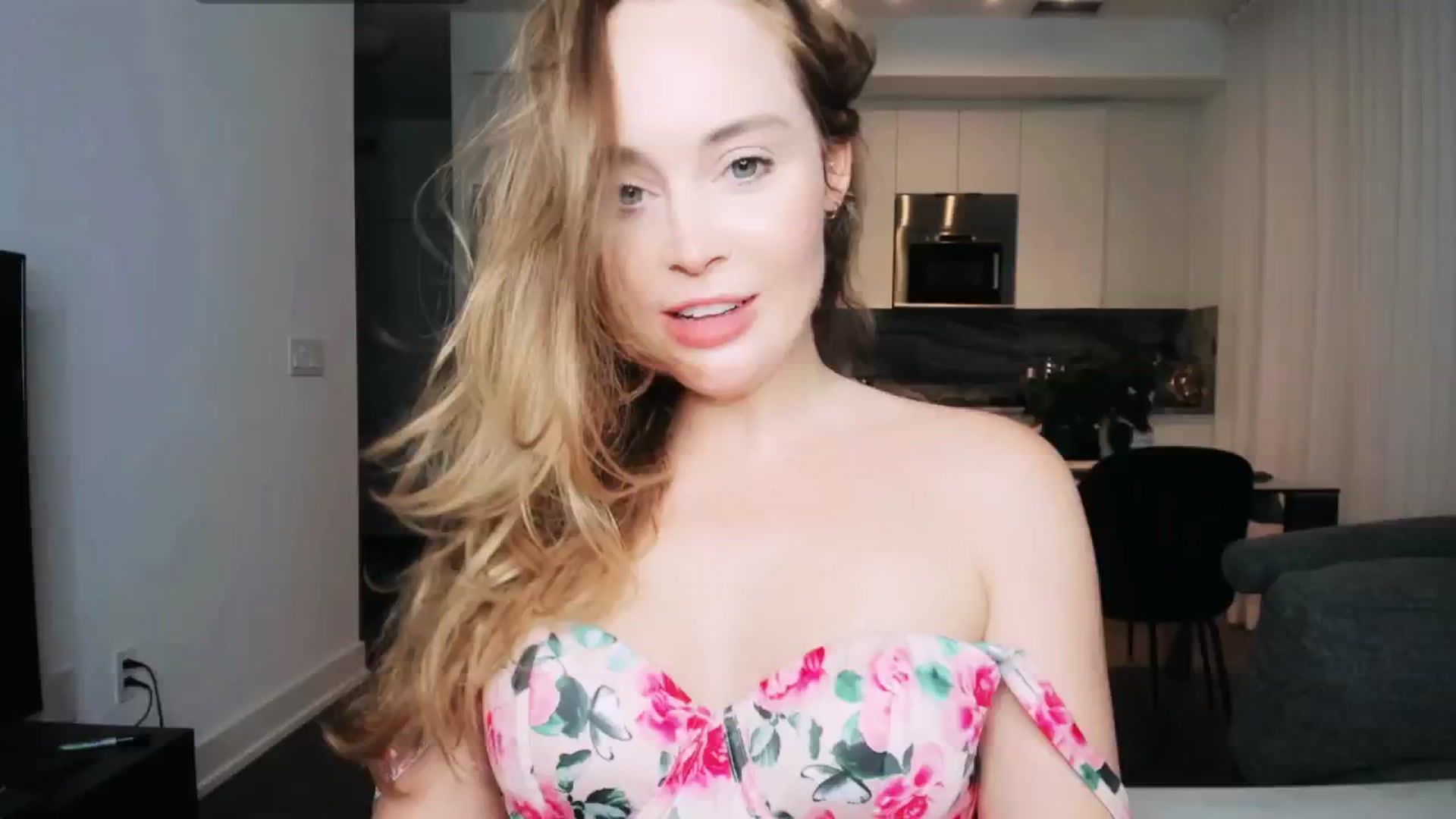 Gallery image thumbnail from NessaMoore's myfreecams stream on, 05/03/2024, 01:55 image 11 of 20
