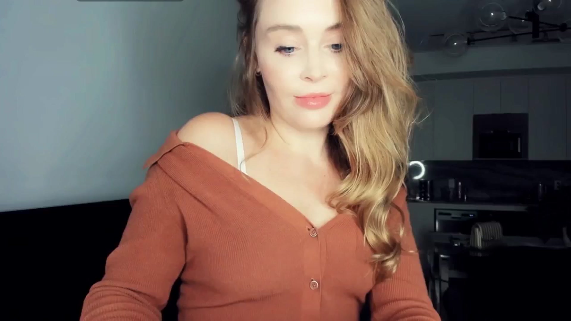 Gallery image thumbnail from NessaMoore's myfreecams stream on, 05/15/2024, 02:35 image 2 of 20