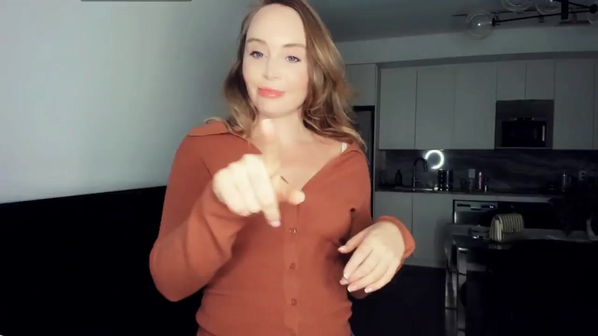 Gallery image thumbnail from NessaMoore's myfreecams stream on, 05/15/2024, 02:35 image 3 of 20