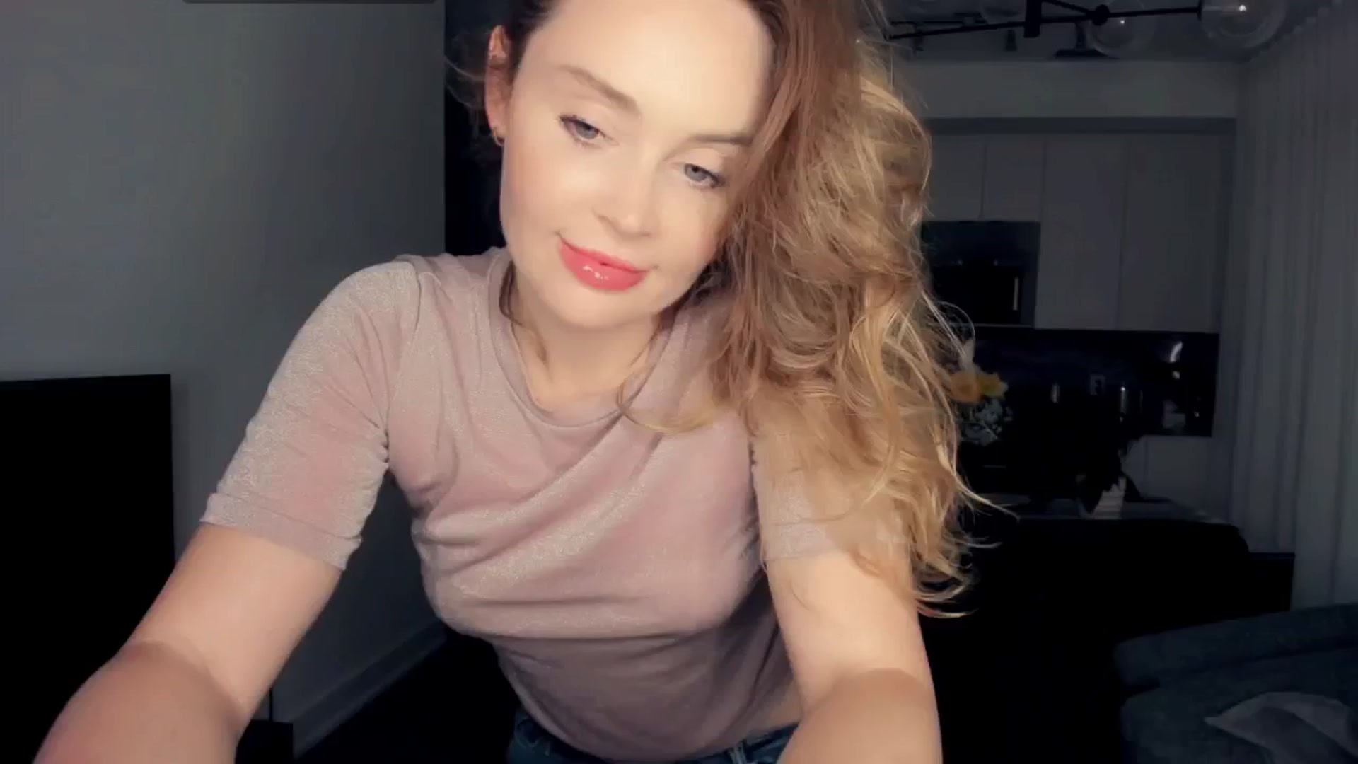 Gallery image thumbnail from NessaMoore's myfreecams stream on, 05/21/2024, 24:02 image 16 of 20