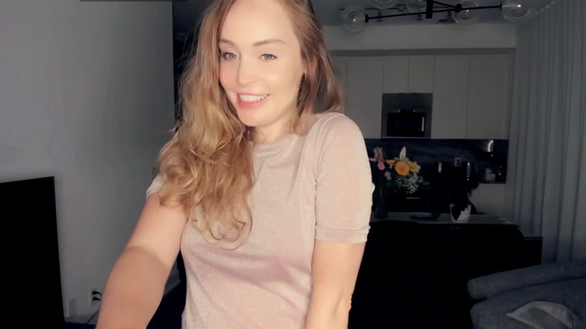 Gallery image thumbnail from NessaMoore's myfreecams stream on, 05/21/2024, 03:19 image 14 of 20