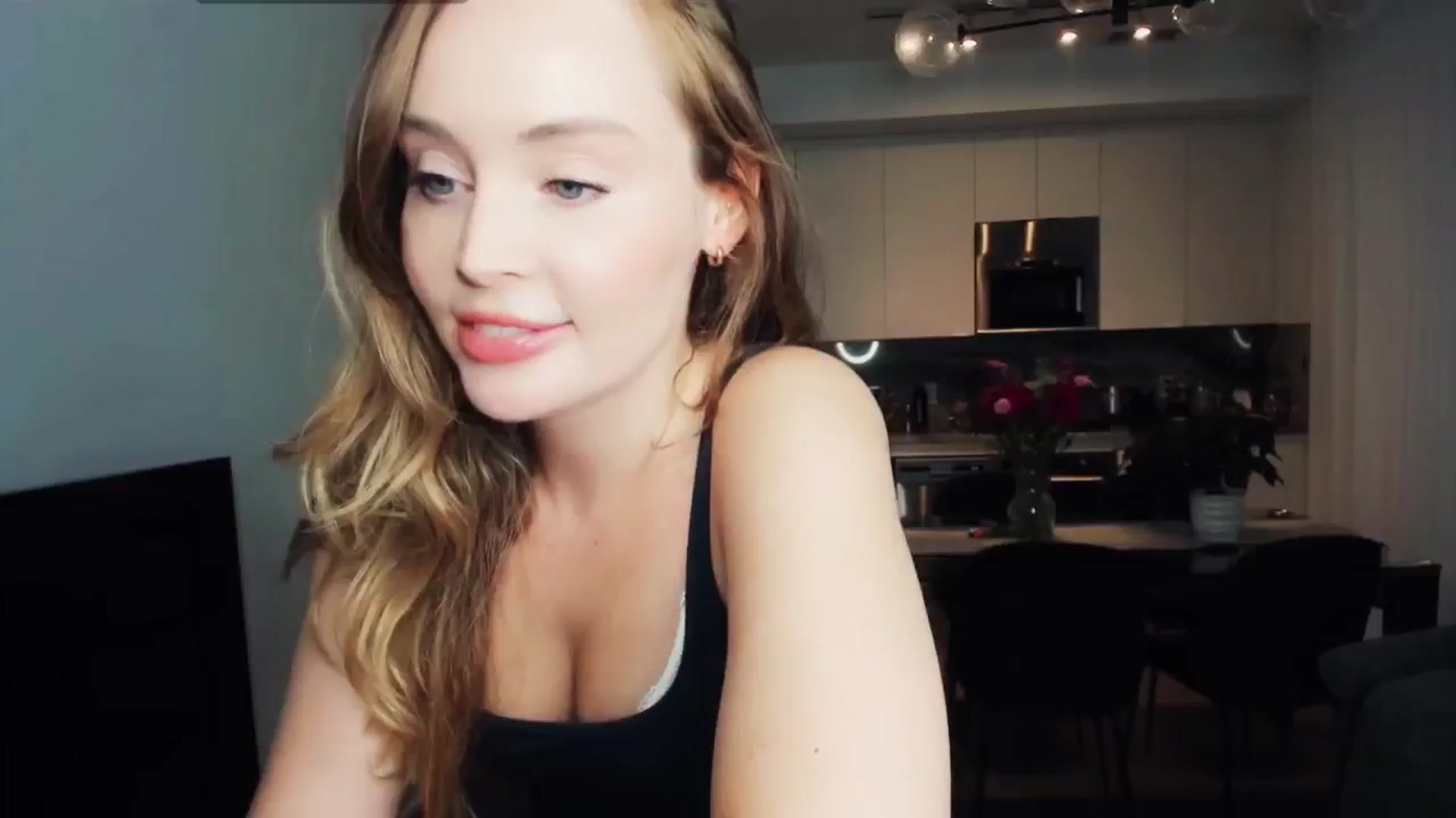 Gallery image thumbnail from NessaMoore's myfreecams stream on, 05/28/2024, 24:22 image 18 of 20