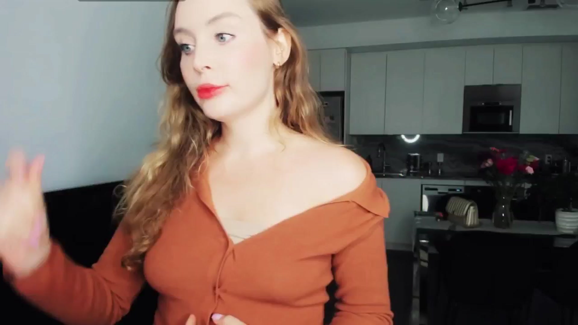Gallery image thumbnail from NessaMoore's myfreecams stream on, 05/29/2024, 24:49 image 2 of 20