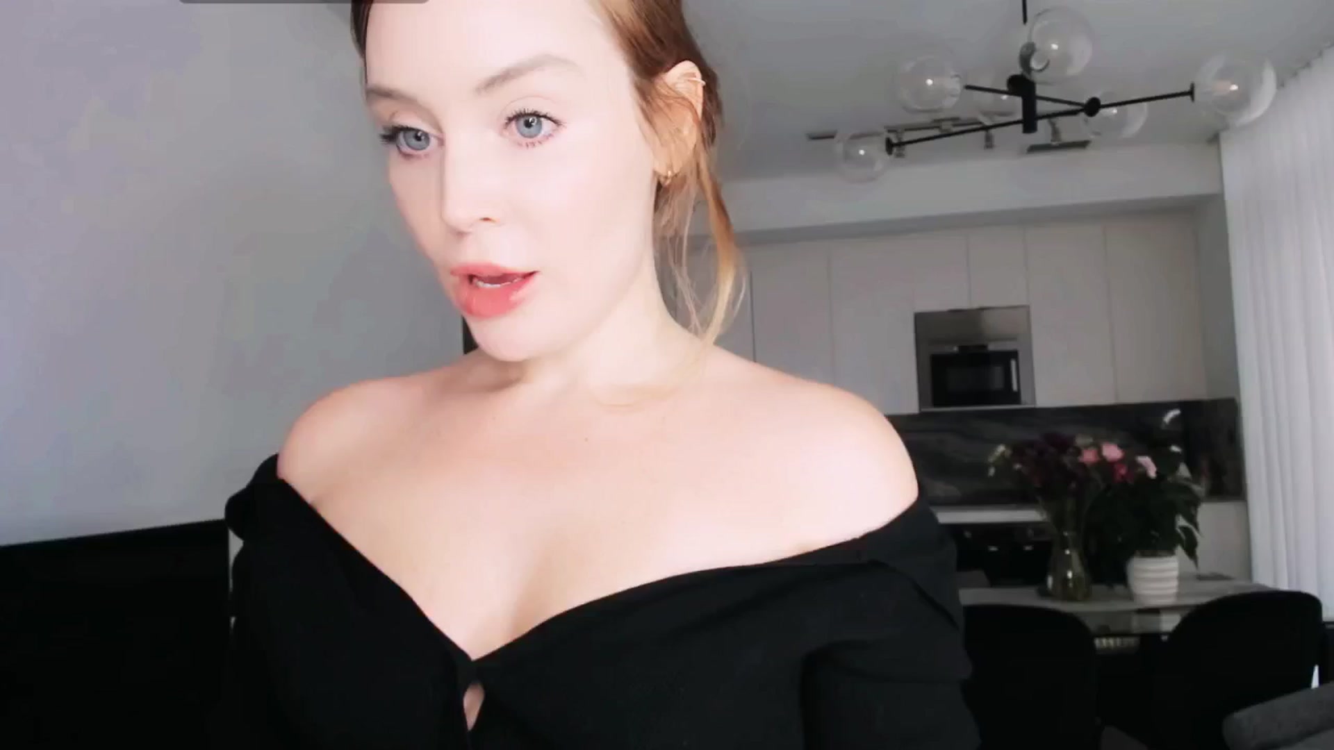 Gallery image thumbnail from NessaMoore's myfreecams stream on, 06/02/2024, 23:04 image 3 of 20