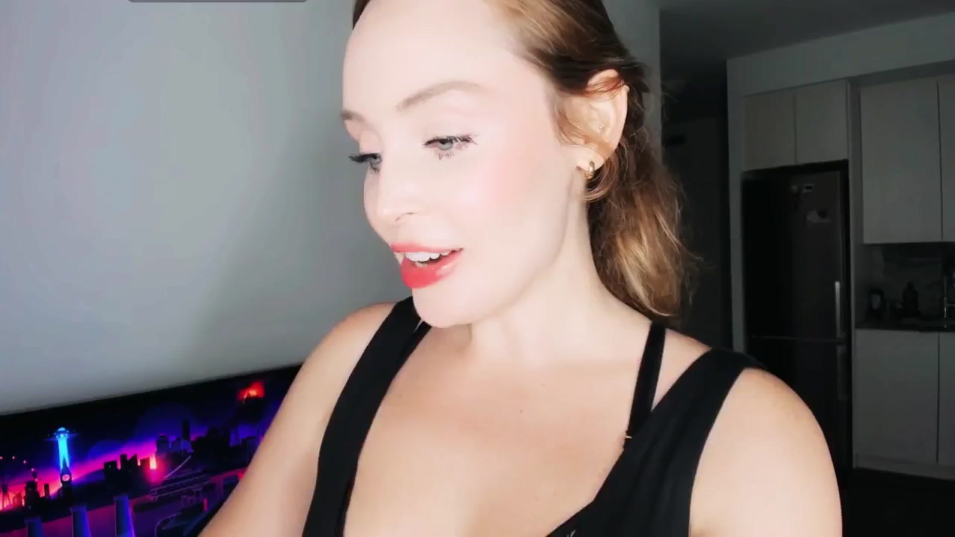 Gallery image thumbnail from NessaMoore's myfreecams stream on, 06/06/2024, 24:53 image 9 of 20