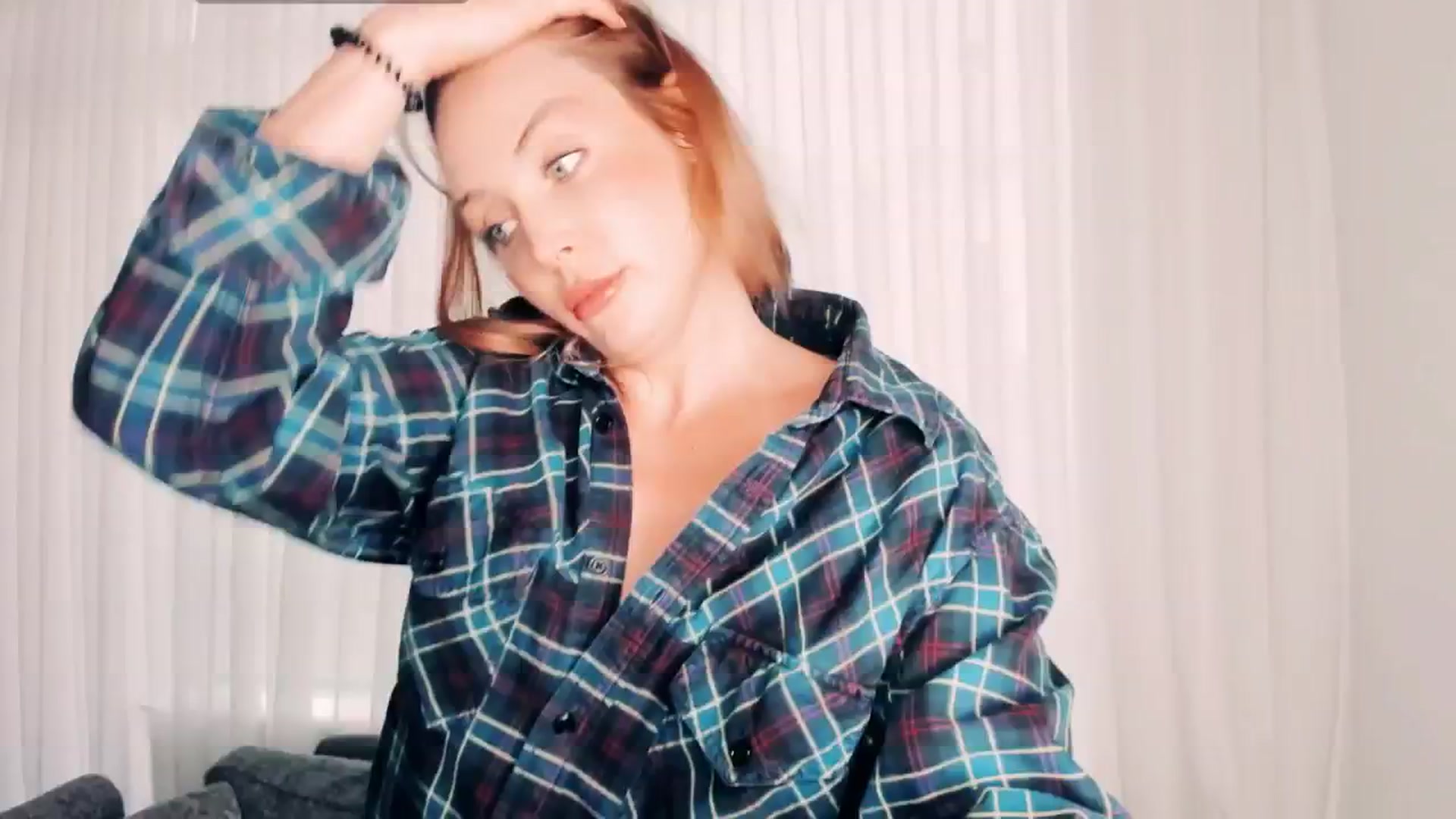 Gallery image thumbnail from NessaMoore's myfreecams stream on, 06/07/2024, 24:25 image 16 of 20