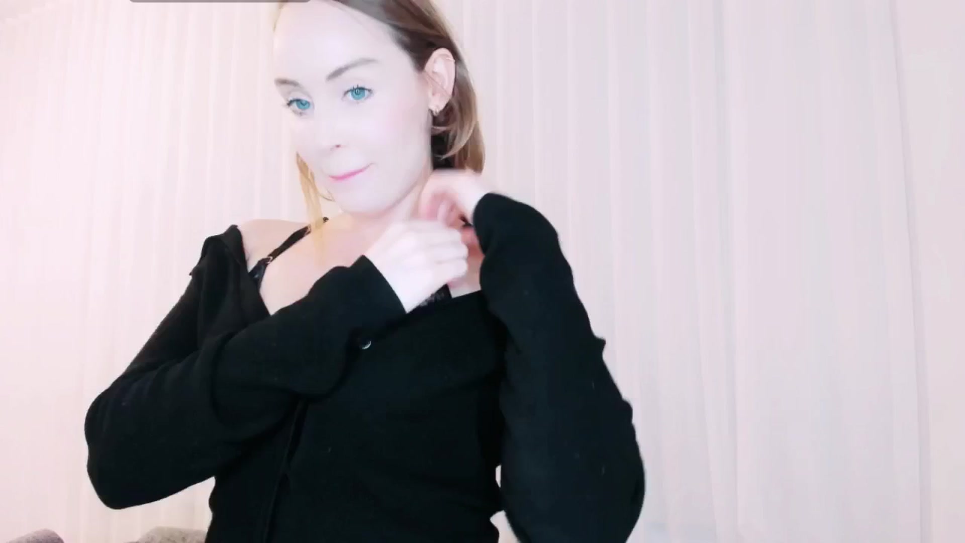 Gallery image thumbnail from NessaMoore's myfreecams stream on, 06/14/2024, 02:13 image 3 of 20