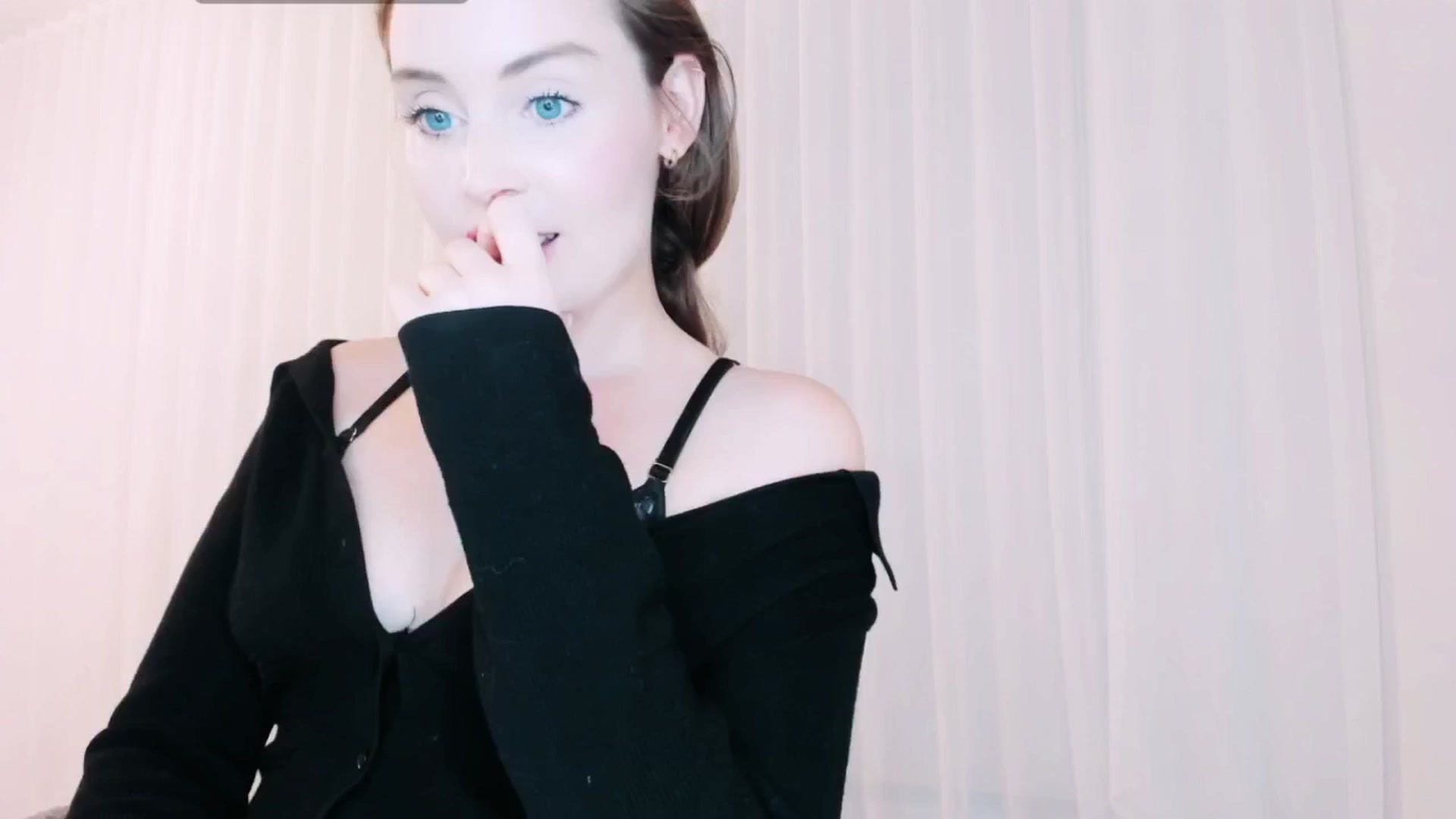 Gallery image thumbnail from NessaMoore's myfreecams stream on, 06/14/2024, 02:13 image 4 of 20