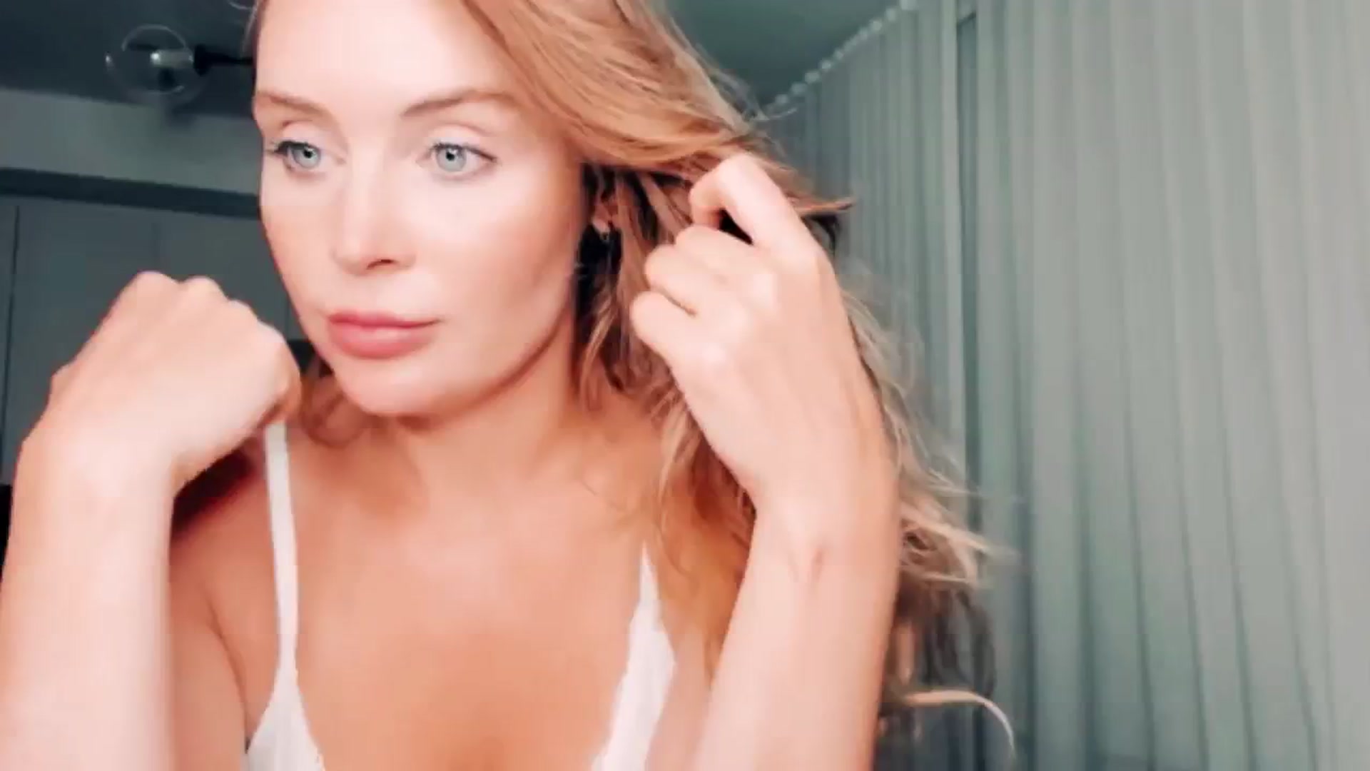 Gallery image thumbnail from NessaMoore's myfreecams stream on, 07/30/2024, 03:34 image 19 of 20