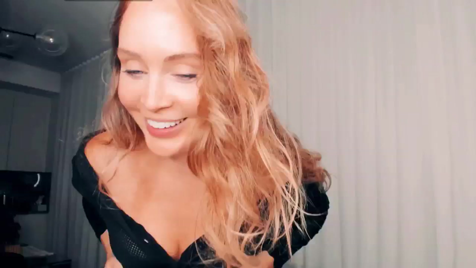 Gallery image thumbnail from NessaMoore's myfreecams stream on, 08/16/2024, 04:01 image 19 of 20