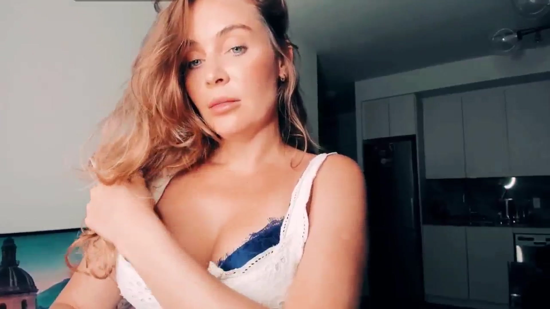 Gallery image thumbnail from NessaMoore's myfreecams stream on, 08/20/2024, 01:18 image 4 of 20