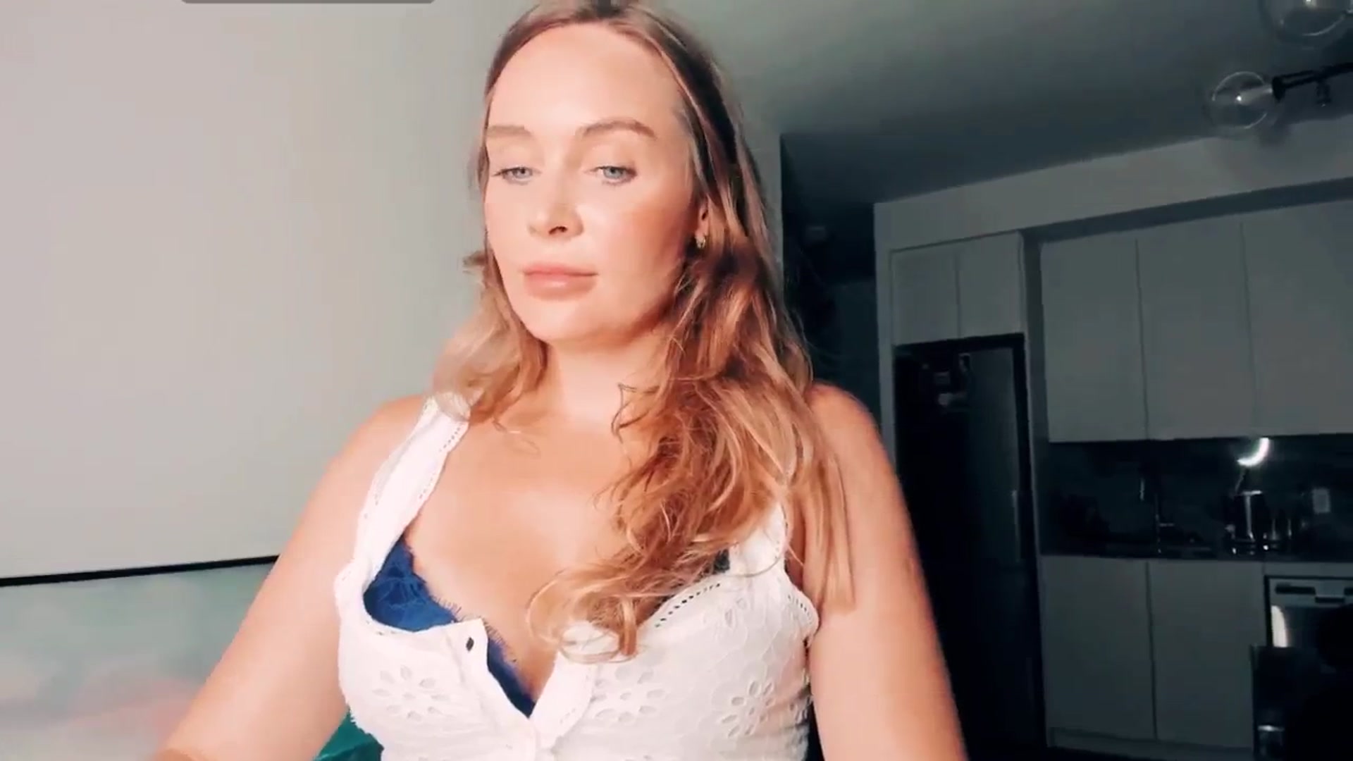 Gallery image thumbnail from NessaMoore's myfreecams stream on, 08/20/2024, 01:18 image 2 of 20